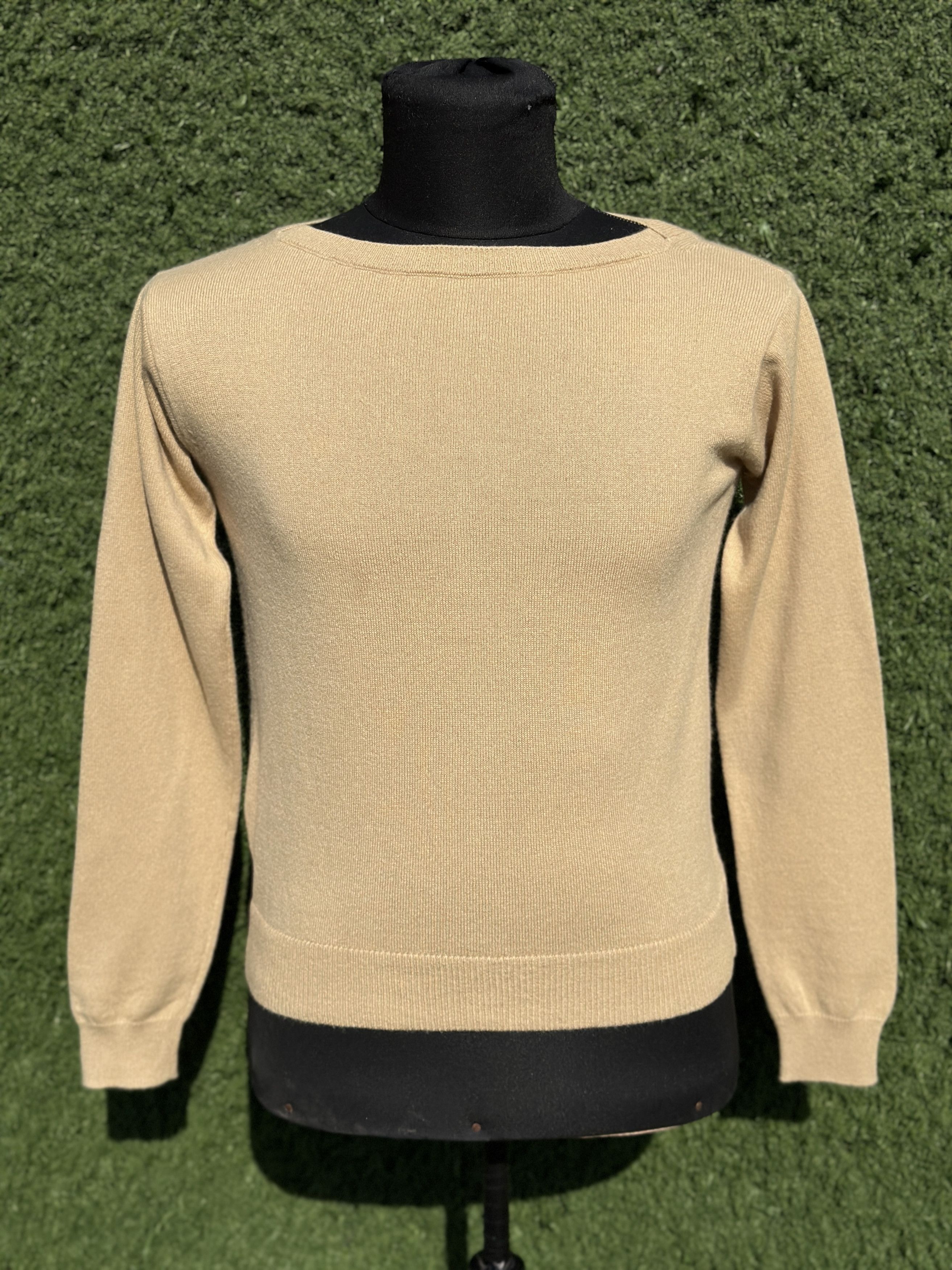 Prada Prada 100% Cashmere Boat Neck Back Button Sweater Size 40 IT Size S / US 4 / IT 40 - 1 Thumbnail