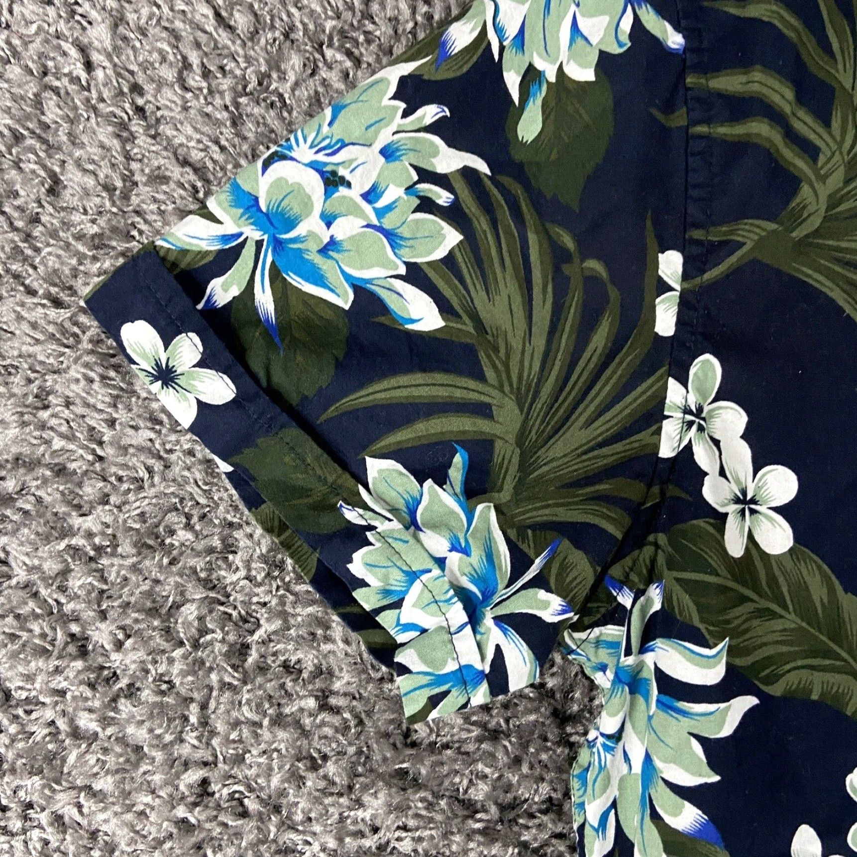 Denime VINTAGE Flower & Denim Hawaii Button-Up Shirt Adult Men L Blue Flower Denim Short Sleeve Mens L Size US 33 - 3 Thumbnail