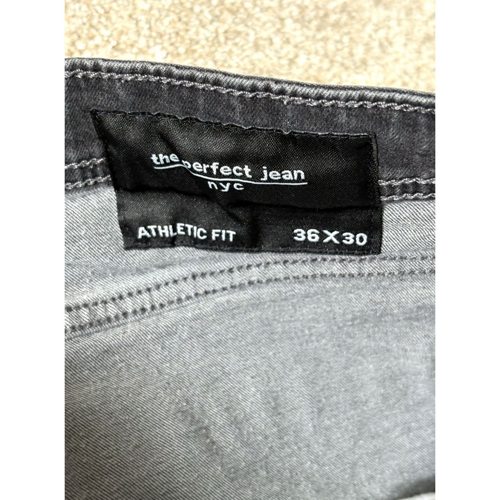 Vintage VINTAGE? The Perfect Jean NYC Athletic Fit Stretch Jeans 35x28 Dark Wash Jeans Men 35 Regular Blue Athletic Fit Stretch 5-Pocket Design Mens Size US 35 - 5 Thumbnail