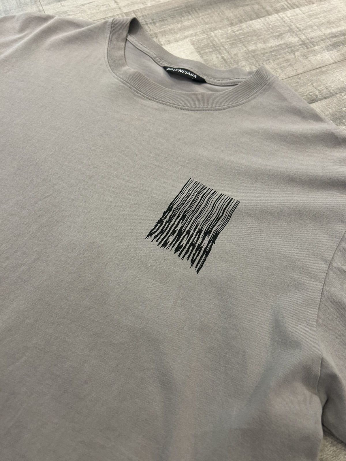 Balenciaga Balenciaga Barcode Logo Tee Size US S / EU 44-46 / 1 - 2 Thumbnail