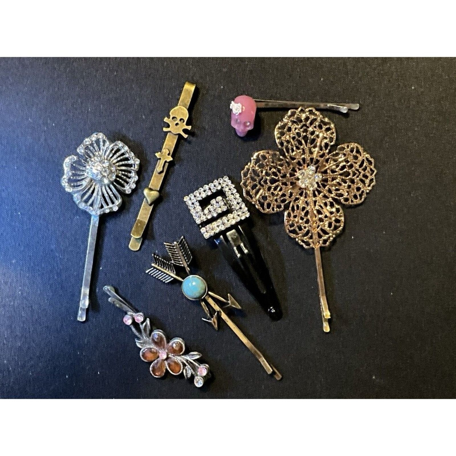 Other 7 Bobby Pins Different Types, Arrows, Skull, Flowers Size ONE SIZE - 1 Thumbnail