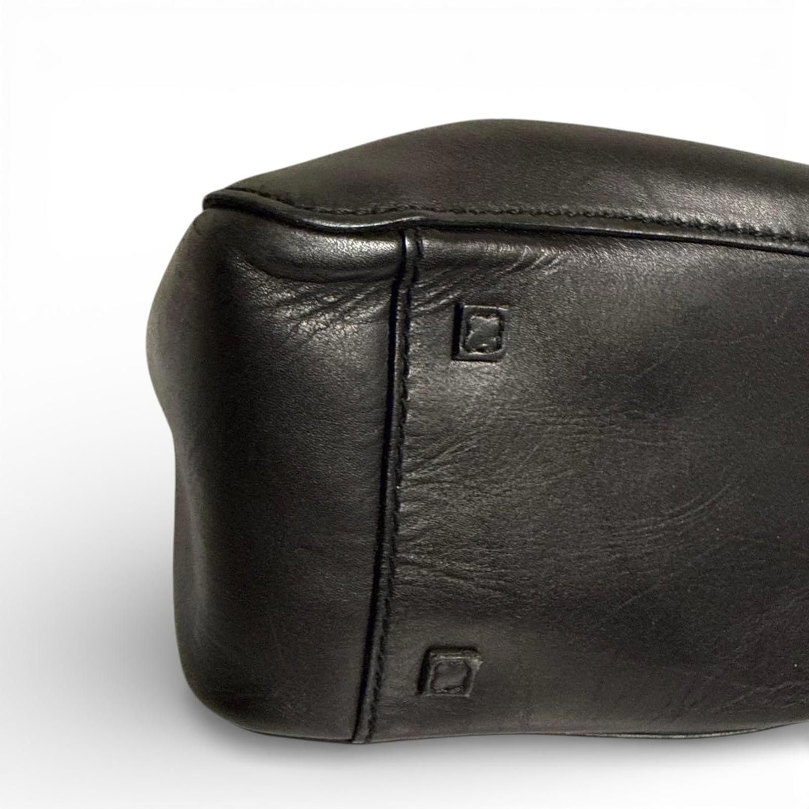 Gucci Gucci - Black Leather Tote Handbag with Removable Pouch Size ONE SIZE - 6 Thumbnail
