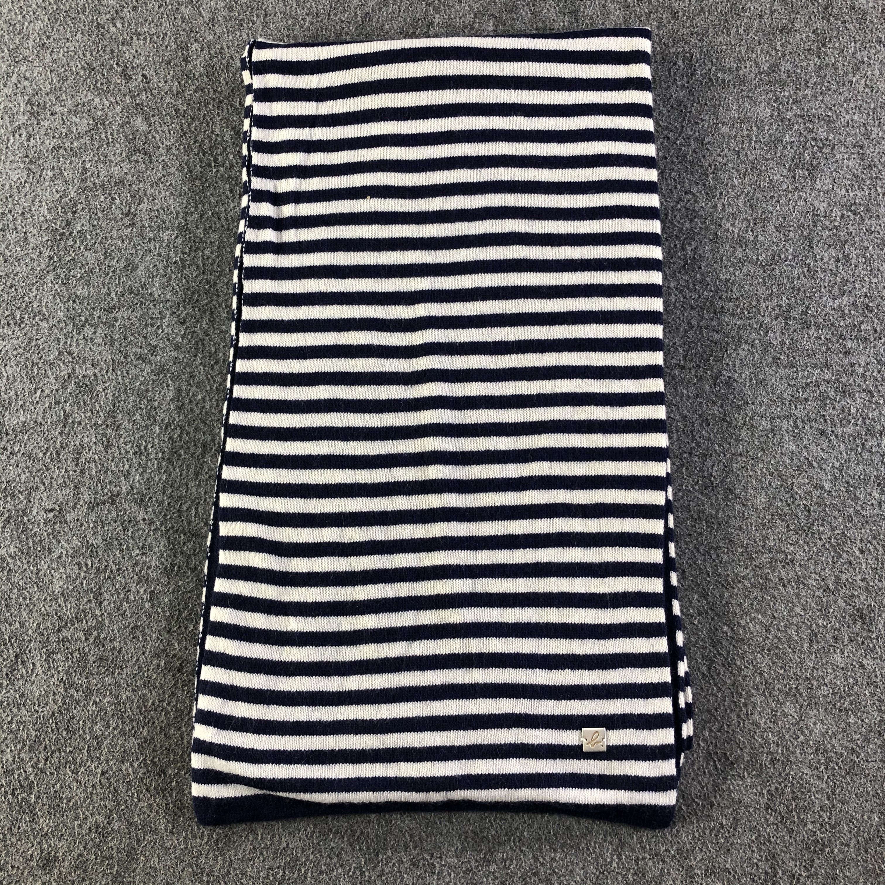 agnes b. Agnes B. Scarf / Muffler / Neckwear Size ONE SIZE - 3 Thumbnail