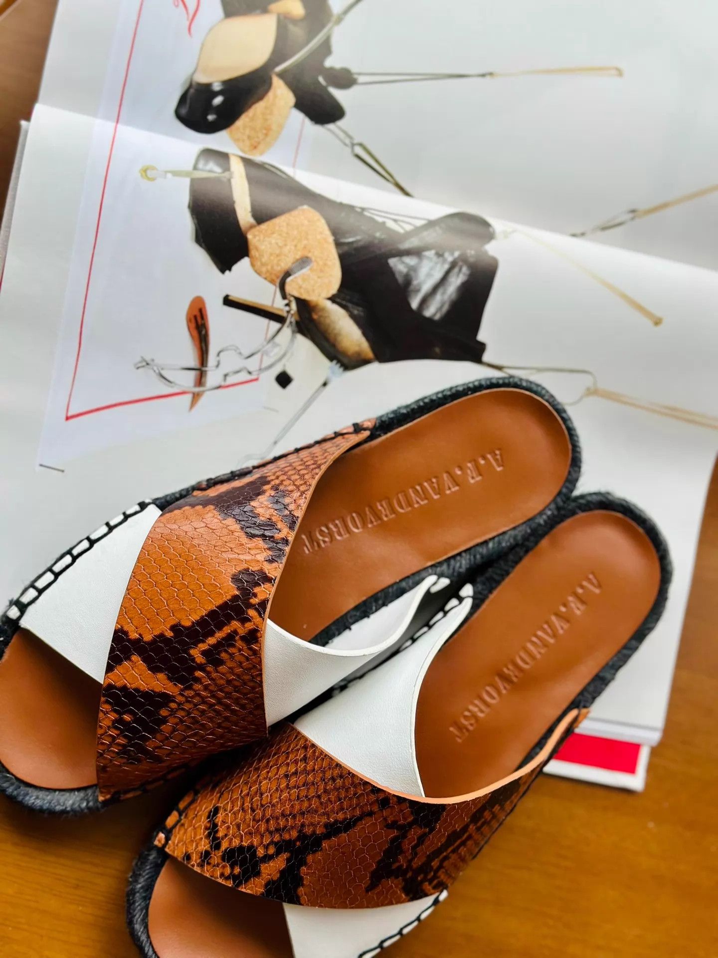 A.F. Vandevorst af vandevorst straw cross-strap leather 36 new slippers Size US 5.5 / IT 35.5 - 2 Thumbnail