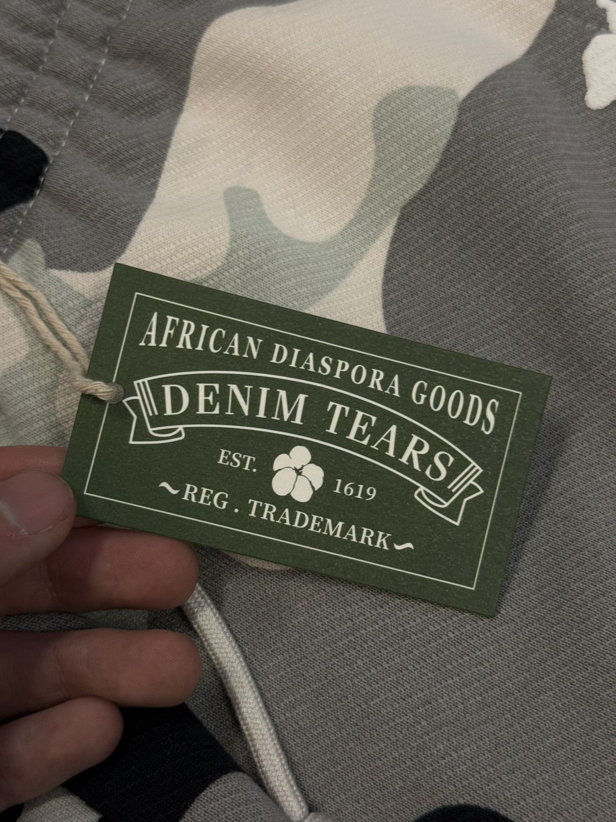DENIM TEARS Denim Tears Cotton Wreath Size Medium White (NEW) Size US 30 / EU 46 - 6 Thumbnail