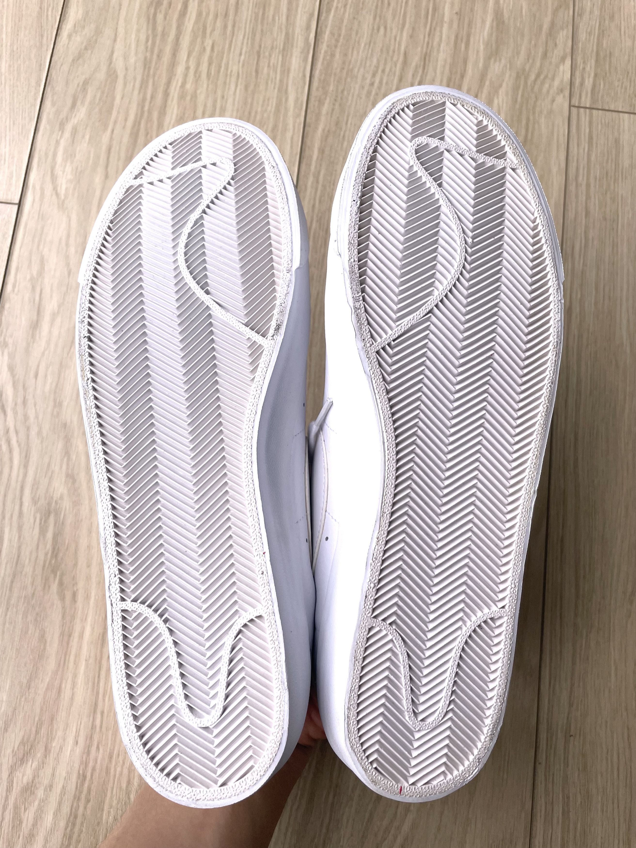 Nike BRAND NEW NIKE BLAZER LOW LE TRIPLE WHITE LEATHER SNEAKERS Size US 12 / EU 45 - 8 Thumbnail