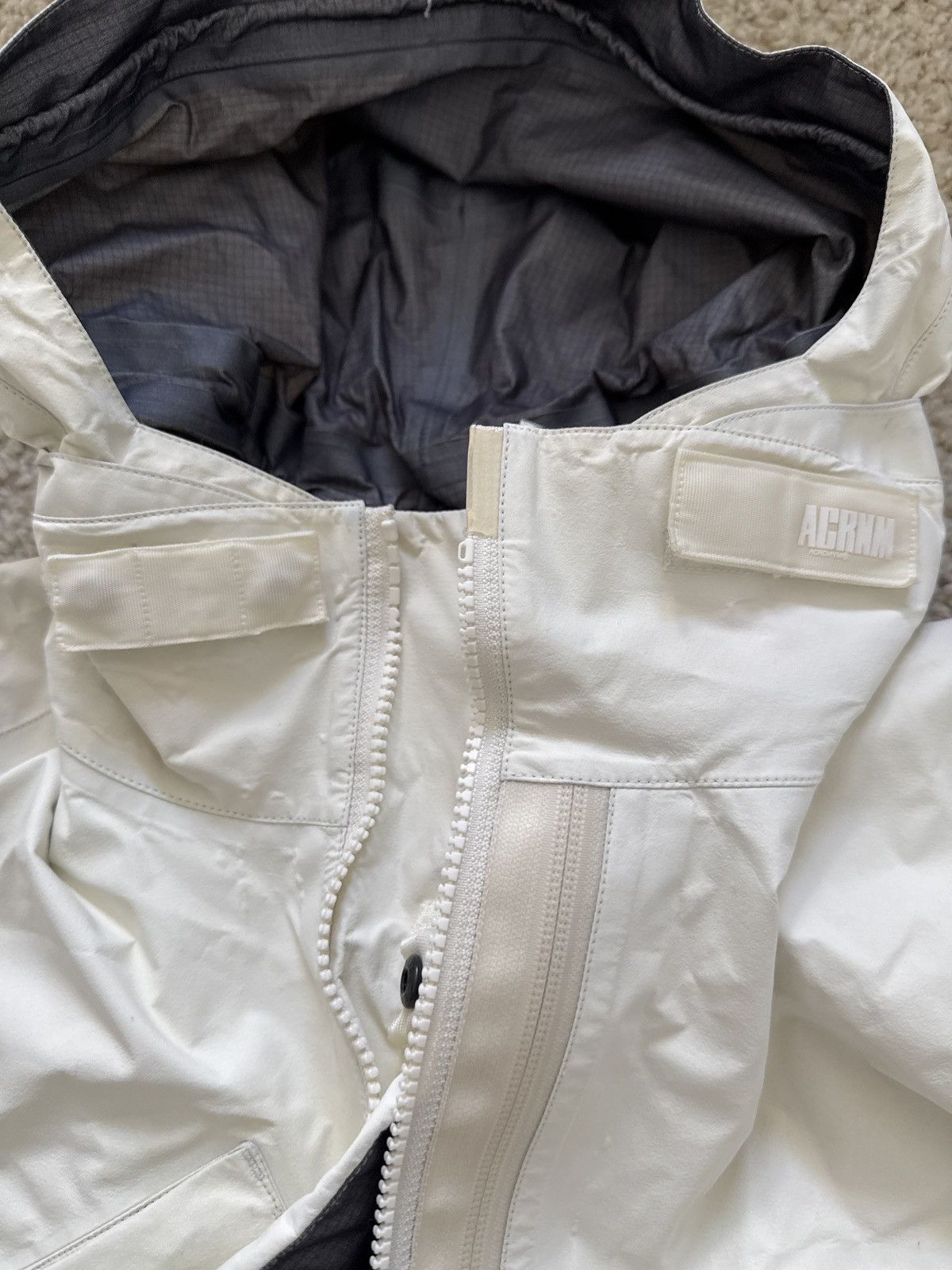 Acronym Acronym J47TS-GT-WHT WHITE S Small Size US S / EU 44-46 / 1 - 5 Thumbnail