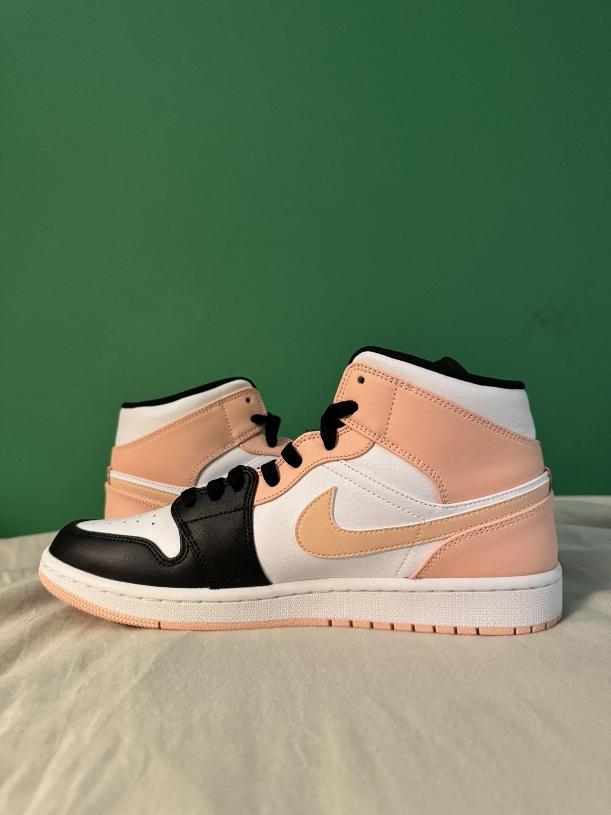 Jordan Brand Nike air jordan 1 mid arctic orange 2021 Size US 10 / EU 43 - 2 Thumbnail