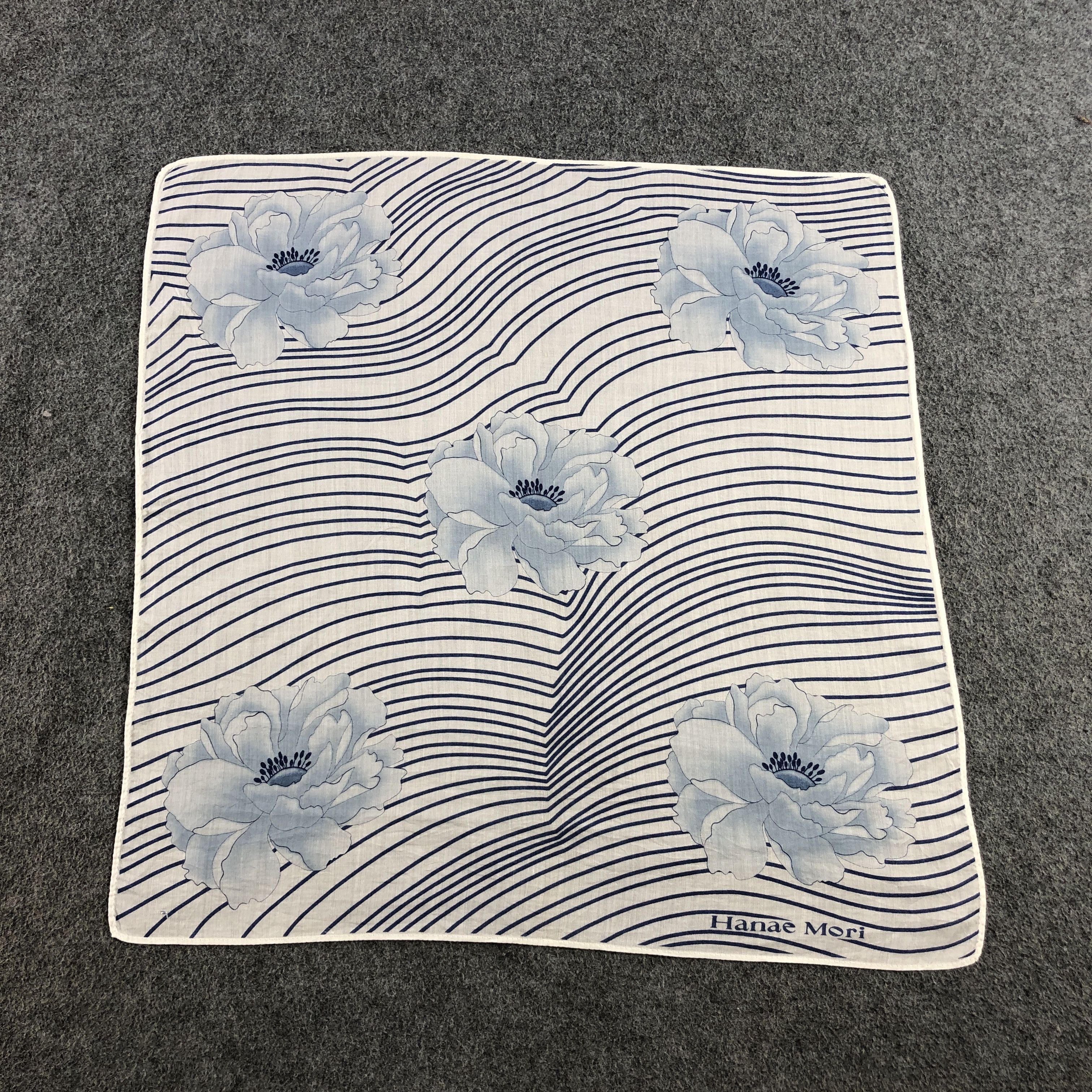 Hanae Mori Hanae Mori Handkerchief Neckerchief Bandana H2398 Size ONE SIZE - 2 Thumbnail