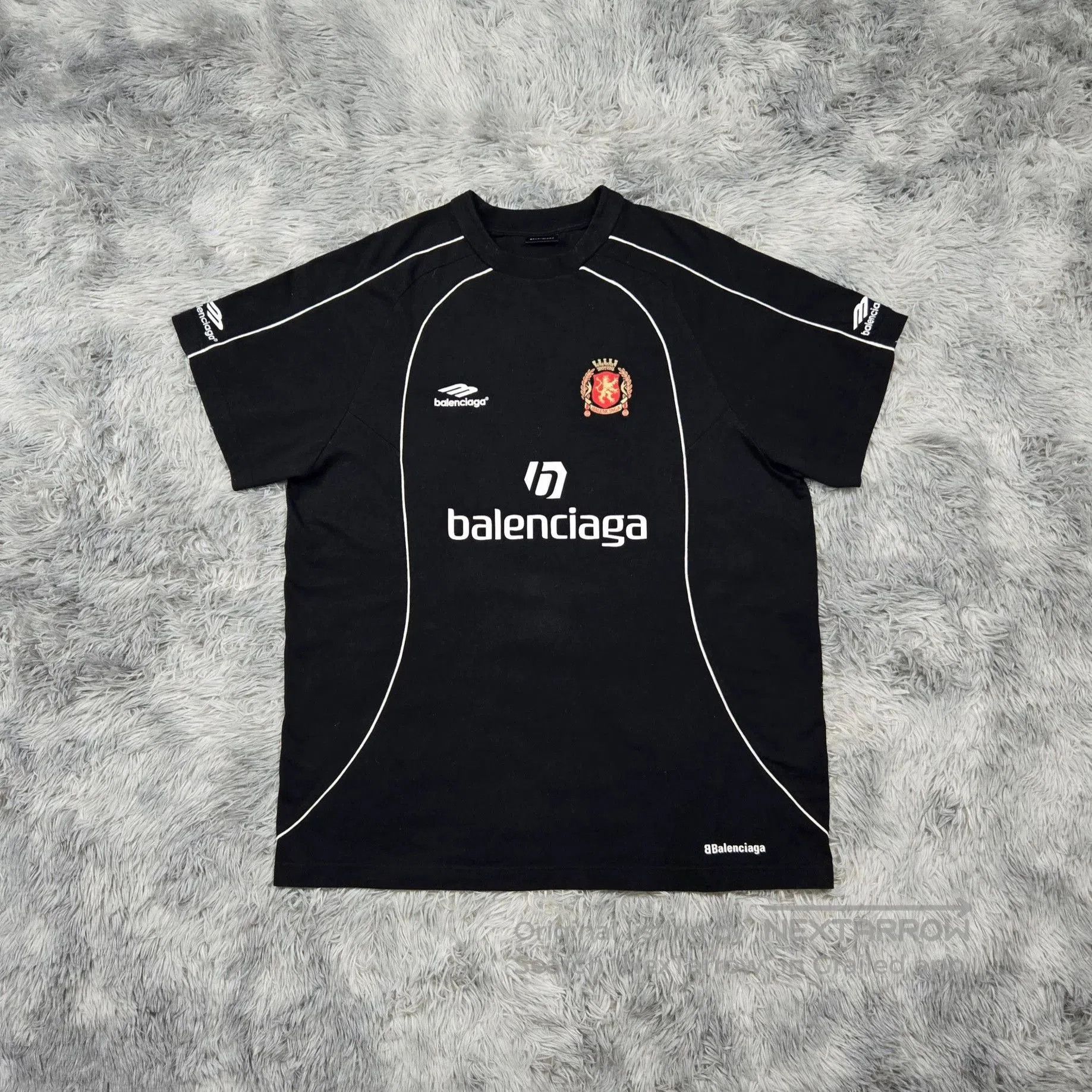 Balenciaga balenciaga black short sleeve football t-shirt. Size US M / EU 48-50 / 2 - 1 Thumbnail