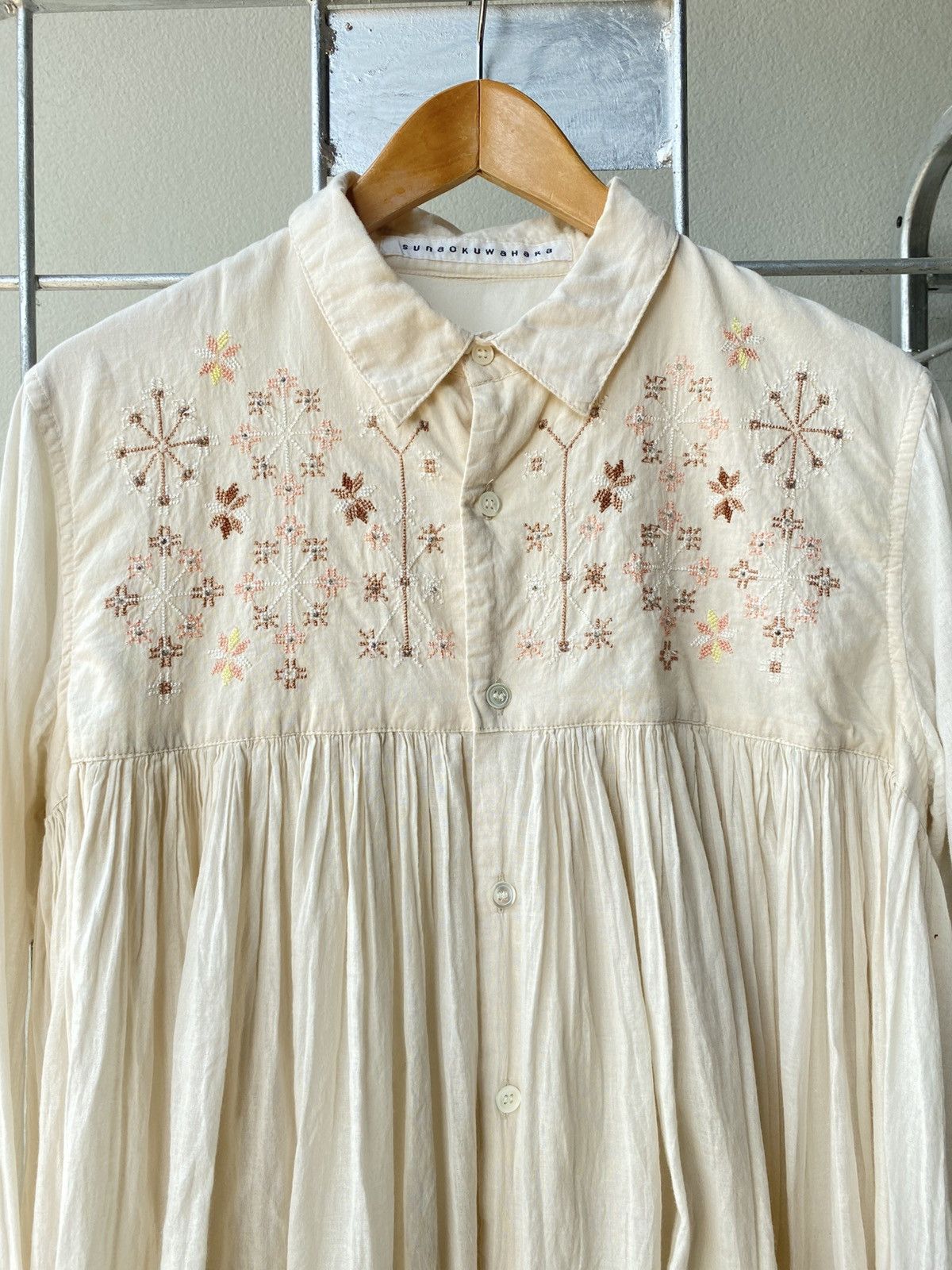 Sunao Kuwahara Sunaokuwahara Cream Victorian-Style Embroidered Blouse. Size M / US 6-8 / IT 42-44 - 17 Thumbnail