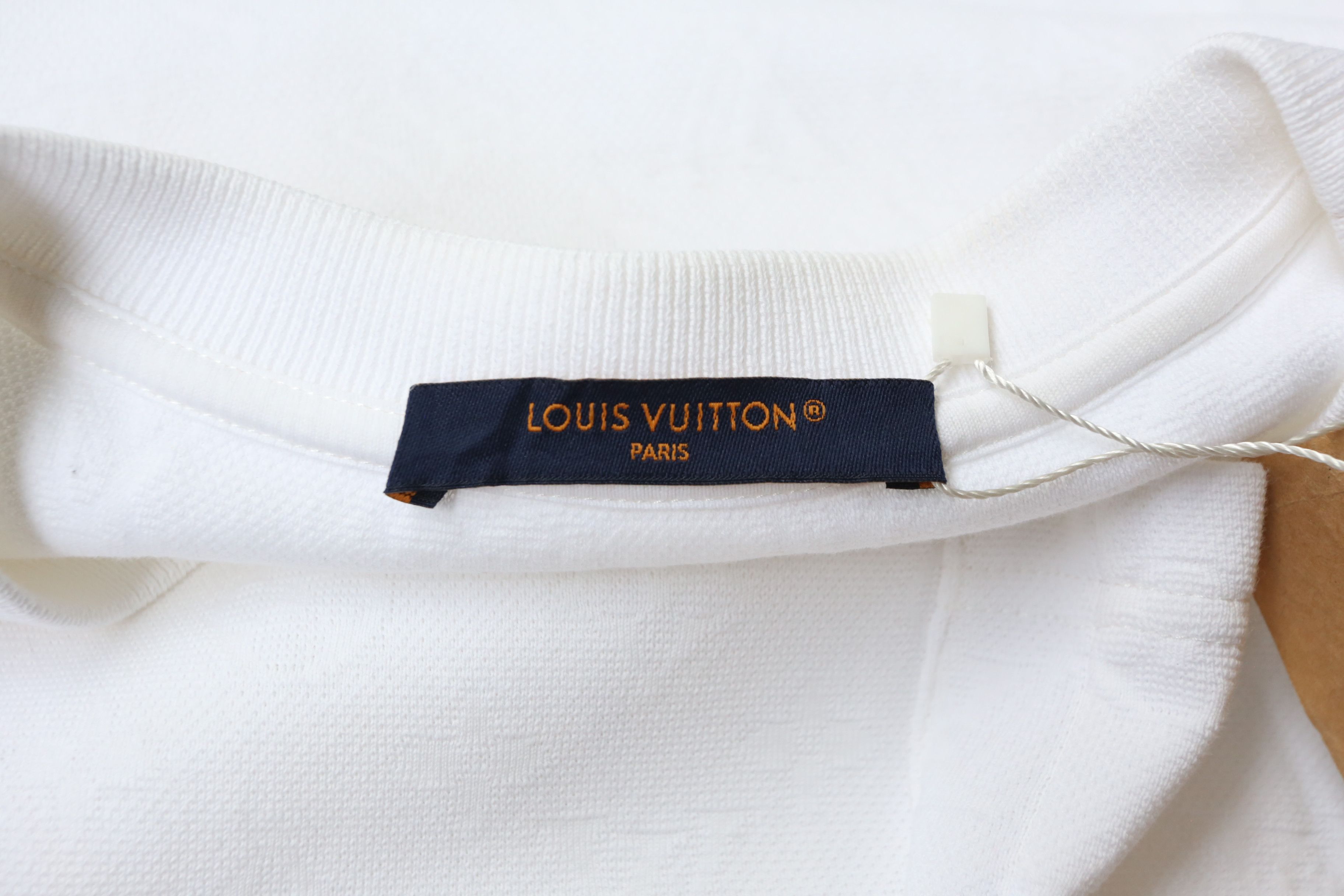 Louis Vuitton Louis Vuitton - S/S 24 - 3D Pocket Monogram Tee Size US L / EU 52-54 / 3 - 7 Thumbnail
