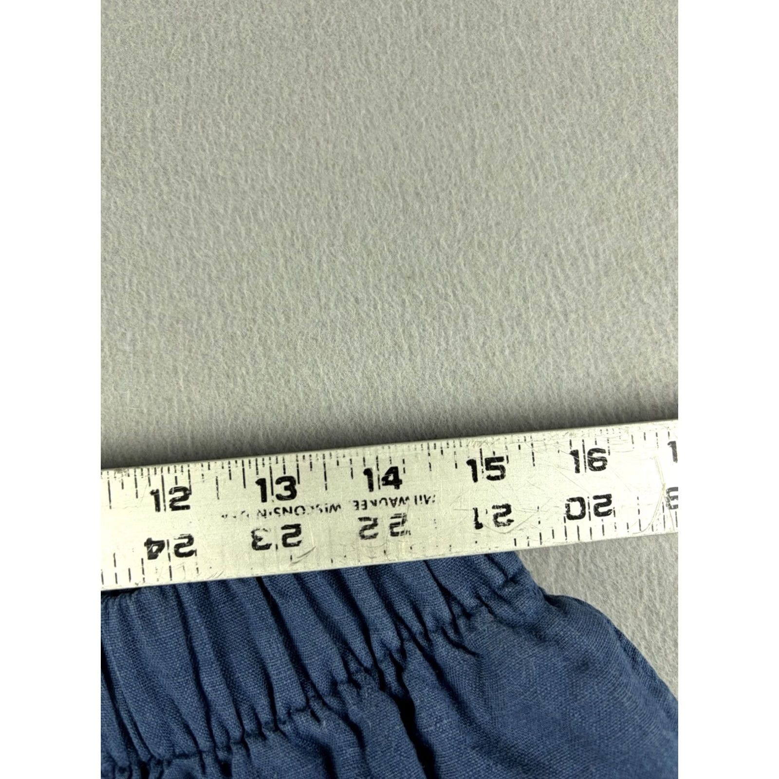 Vintage American Giant Women's Linen Short Beach Horizon Blue 100% Linen Pull On XL Elastic Waist Chino Relaxed Regular Beach Women Blue 100% Linen Short Size 40" / US 18 - 6 Thumbnail