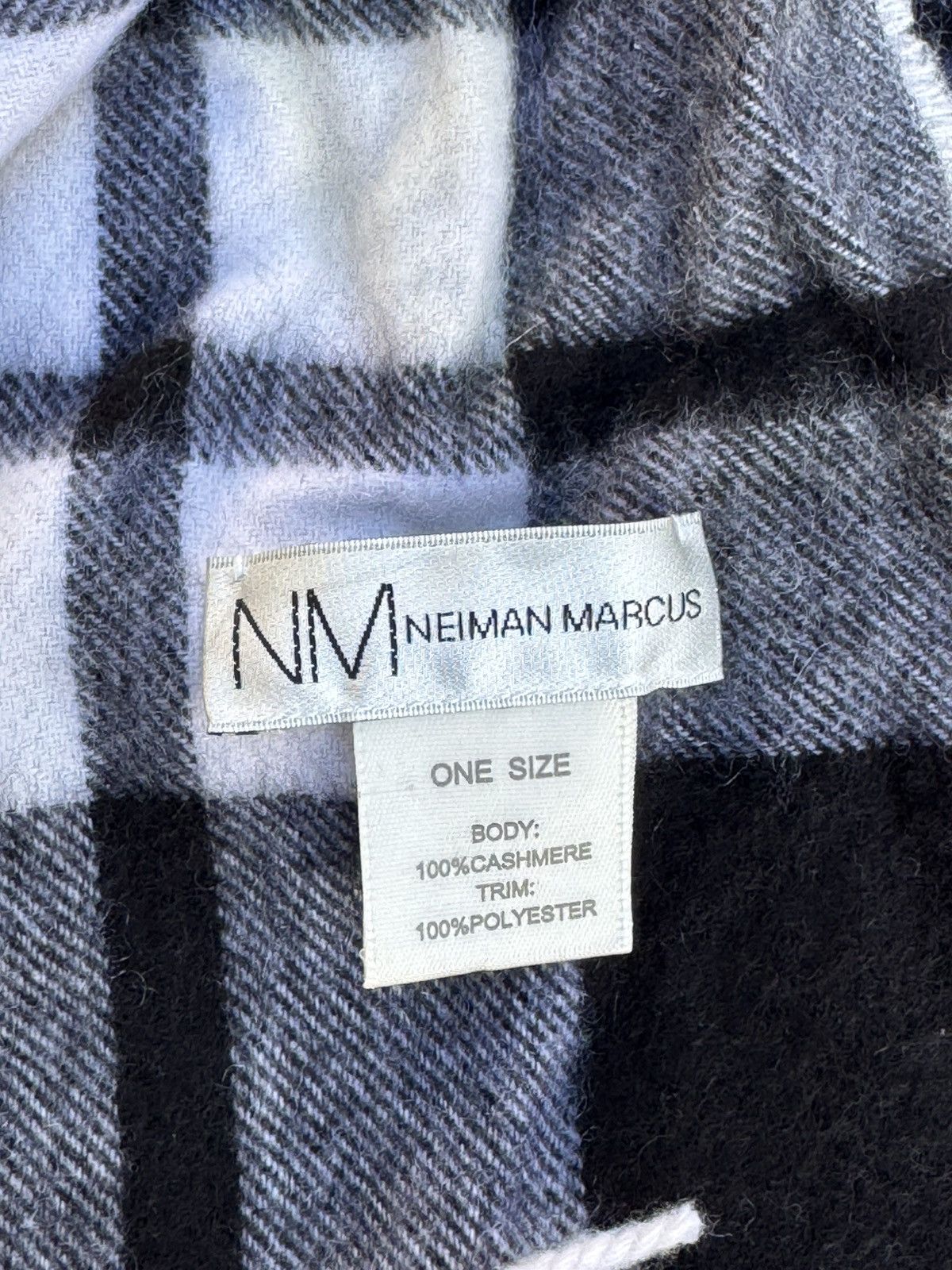 Neiman Marcus Neiman Marcus Plaid Scarf w/ Wolf Patch Size ONE SIZE - 2 Thumbnail