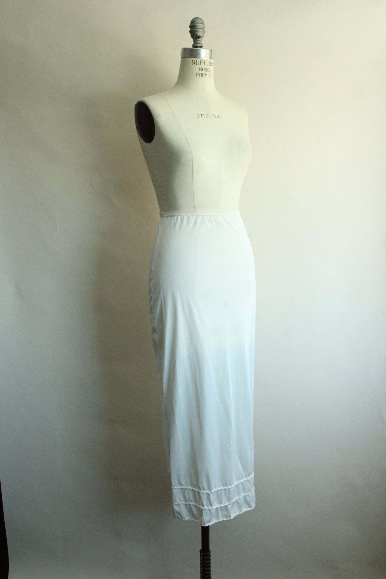 Vintage Vintage 1960s Half Slip, American Maid White Nylon, Size Pet Size ONE SIZE - 3 Thumbnail