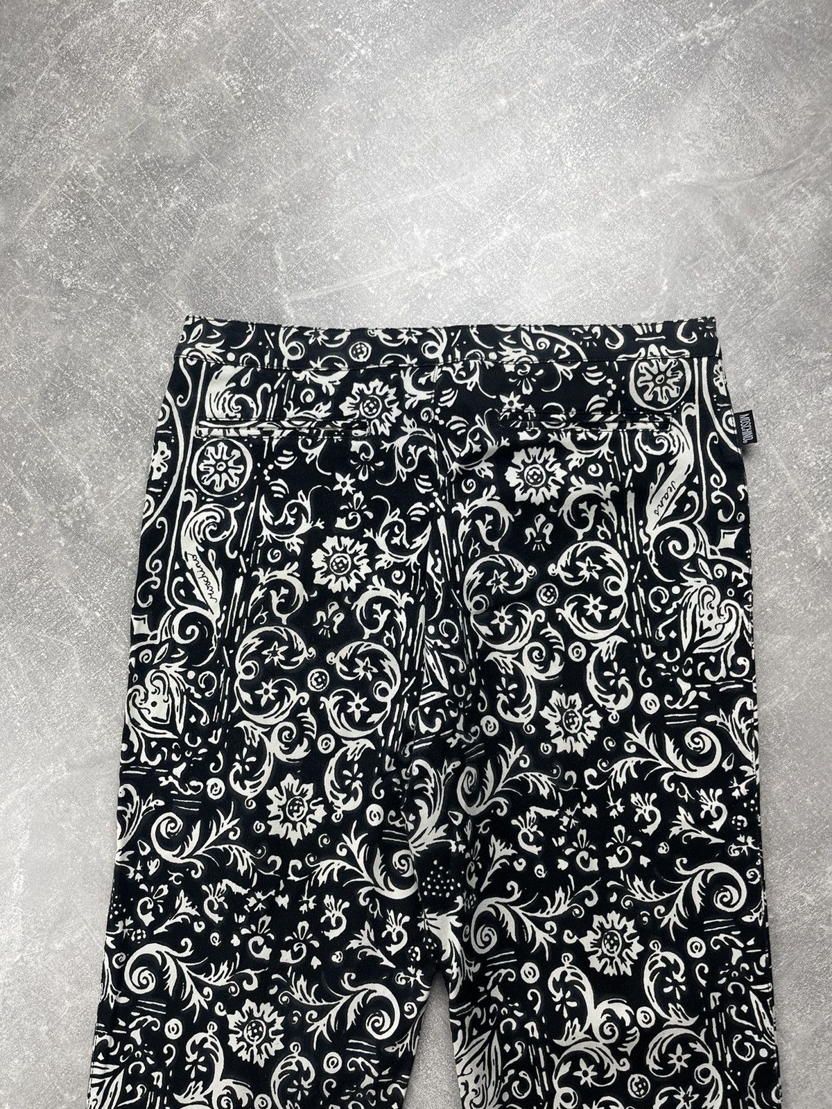 Moschino Moschino Jeans VNTG Paisley Print Flared Pants Black White Size 30" / US 8 / IT 44 - 9 Thumbnail