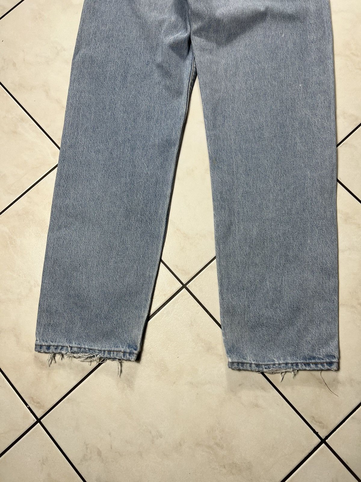 Levi's Vintage 90s Levi’s 518 light blue washed distressed jeans Size US 33 - 14 Thumbnail