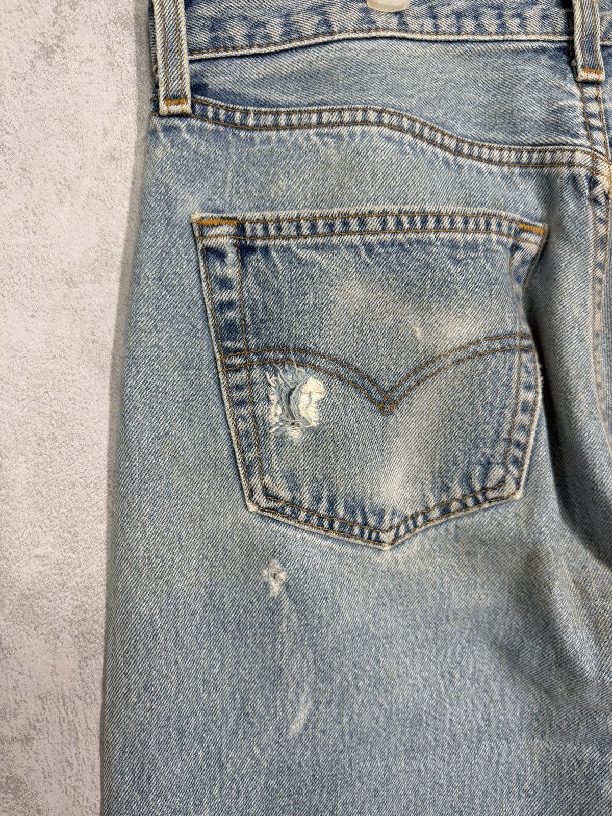 Levi's Vintage Clothing VINTAGE 90s LEVIS 501xx Made in Usa Size US 31 - 11 Thumbnail