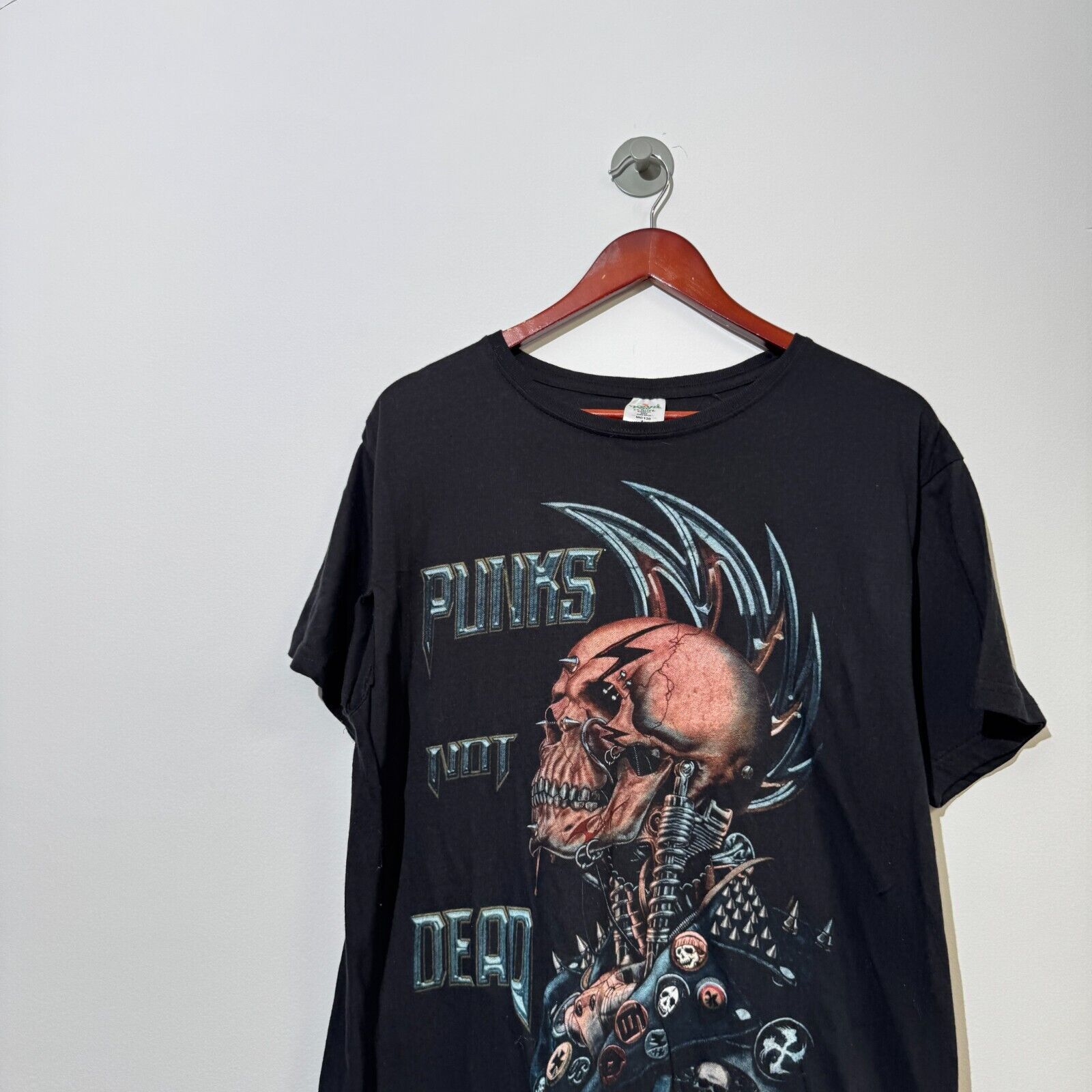 Vintage Vintage Unisex Black Cotton T-Shirt Size L Punks Not Dead Size US L / EU 52-54 / 3 - 4 Thumbnail