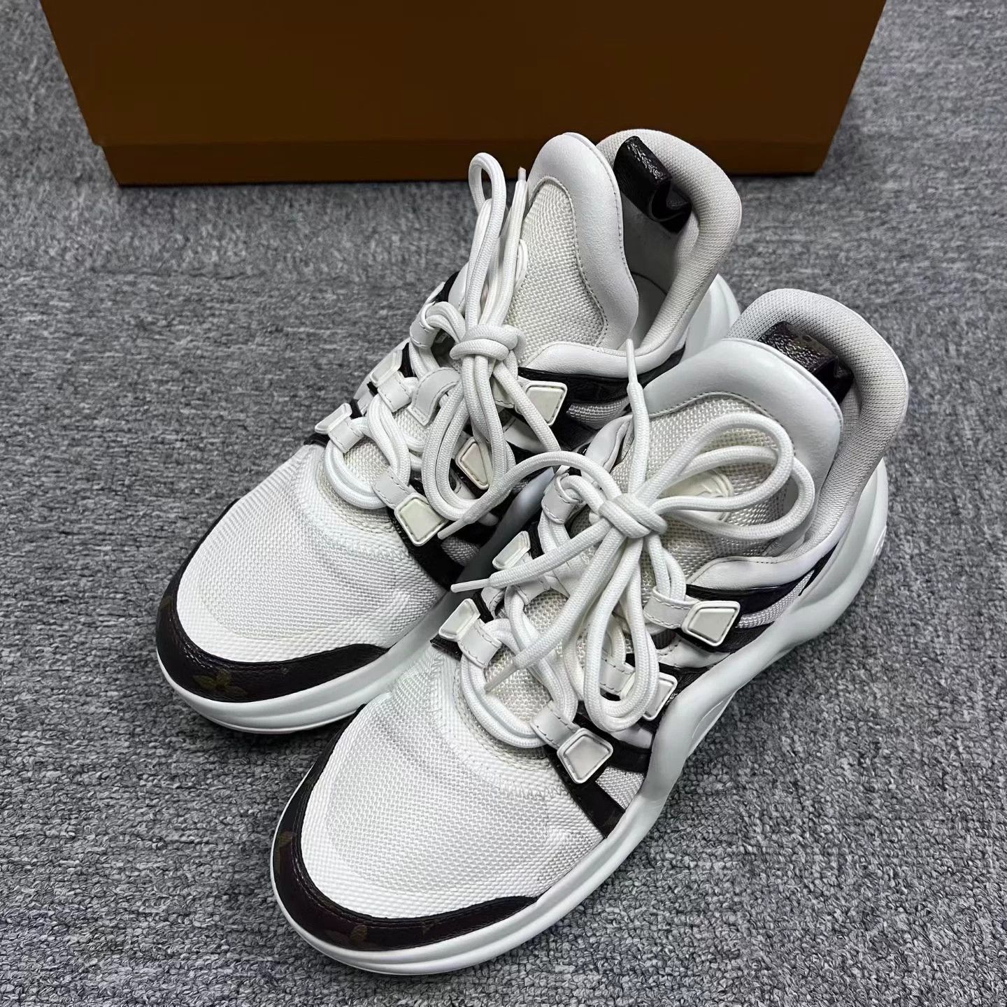 Louis Vuitton LV Classic Monogram White Low Top Sneaker Women's 36.5 Size US 5.5 / IT 35.5 - 2 Thumbnail