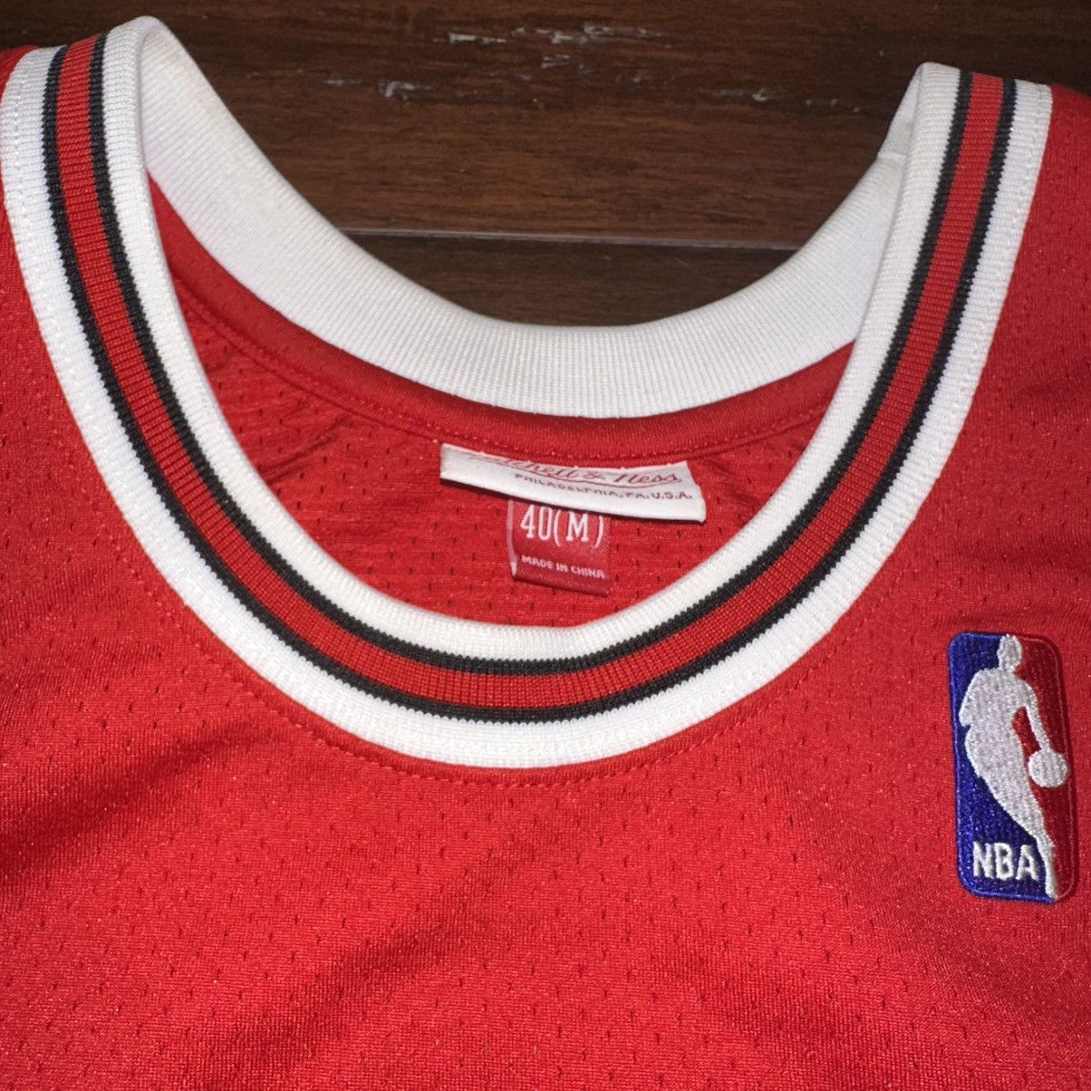 Mitchell & Ness Mitchell & Ness Michael Jordan 1994-95 45 Authentic Jersey Size US M / EU 48-50 / 2 - 7 Thumbnail