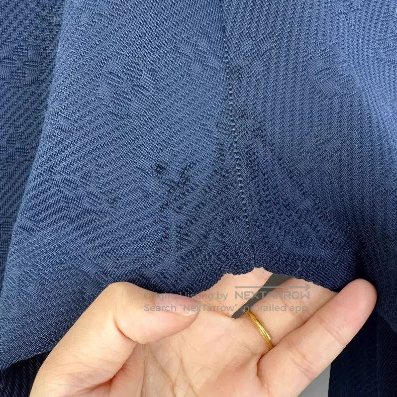 Louis Vuitton Louis Vuitton size s Classic dark embossed full logo navy b Size US 28 / EU 44 - 7 Thumbnail