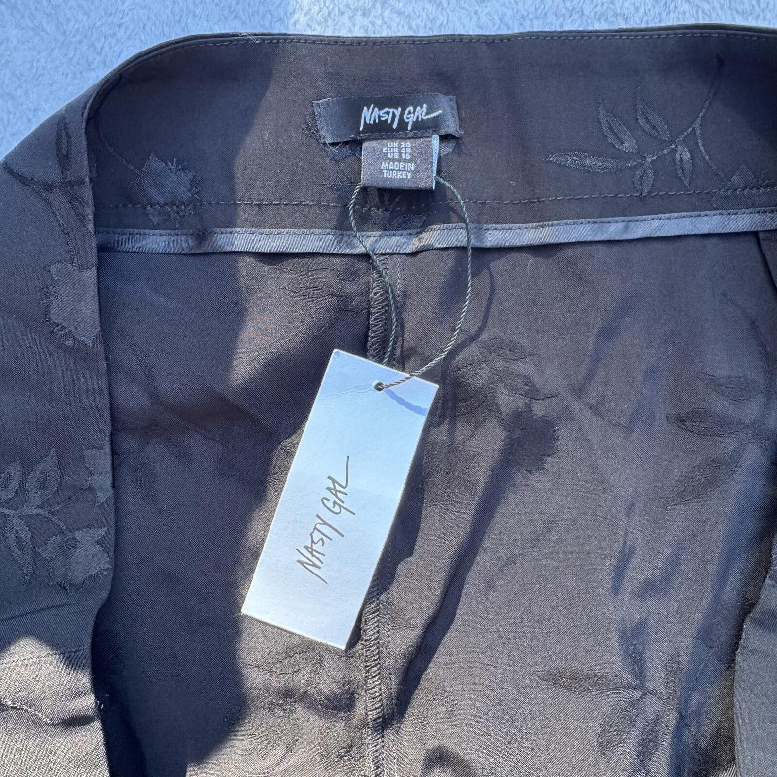 Other NWT Nasty Gal Size 16 Wide Leg Flowy Satin Floral Trouser Size 38" / US 16 / IT 52 - 4 Thumbnail