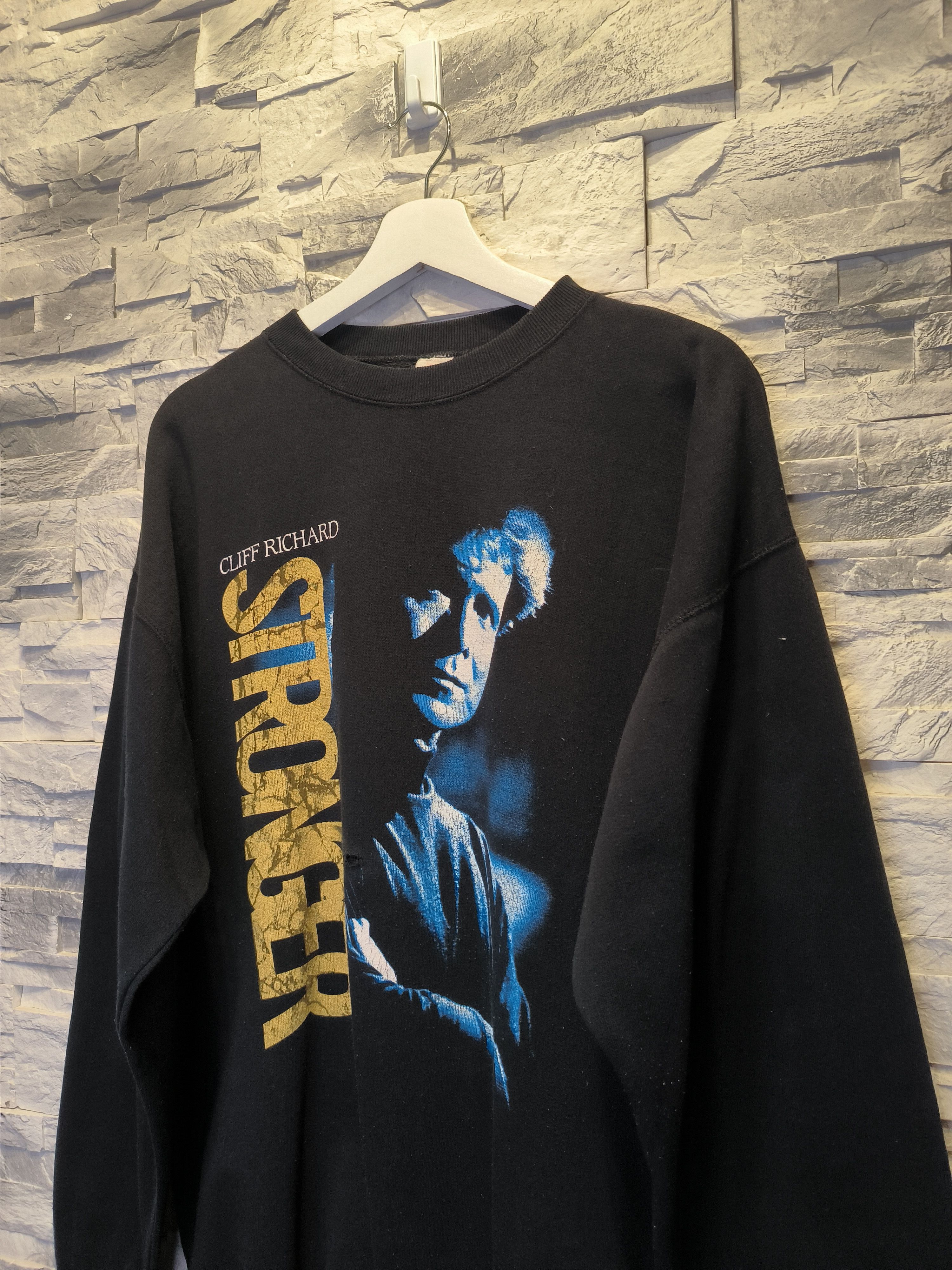 Vintage Vintage Cliff Richard Stronger Sweatshirt 90s Logo Crewneck Size US L / EU 52-54 / 3 - 2 Thumbnail