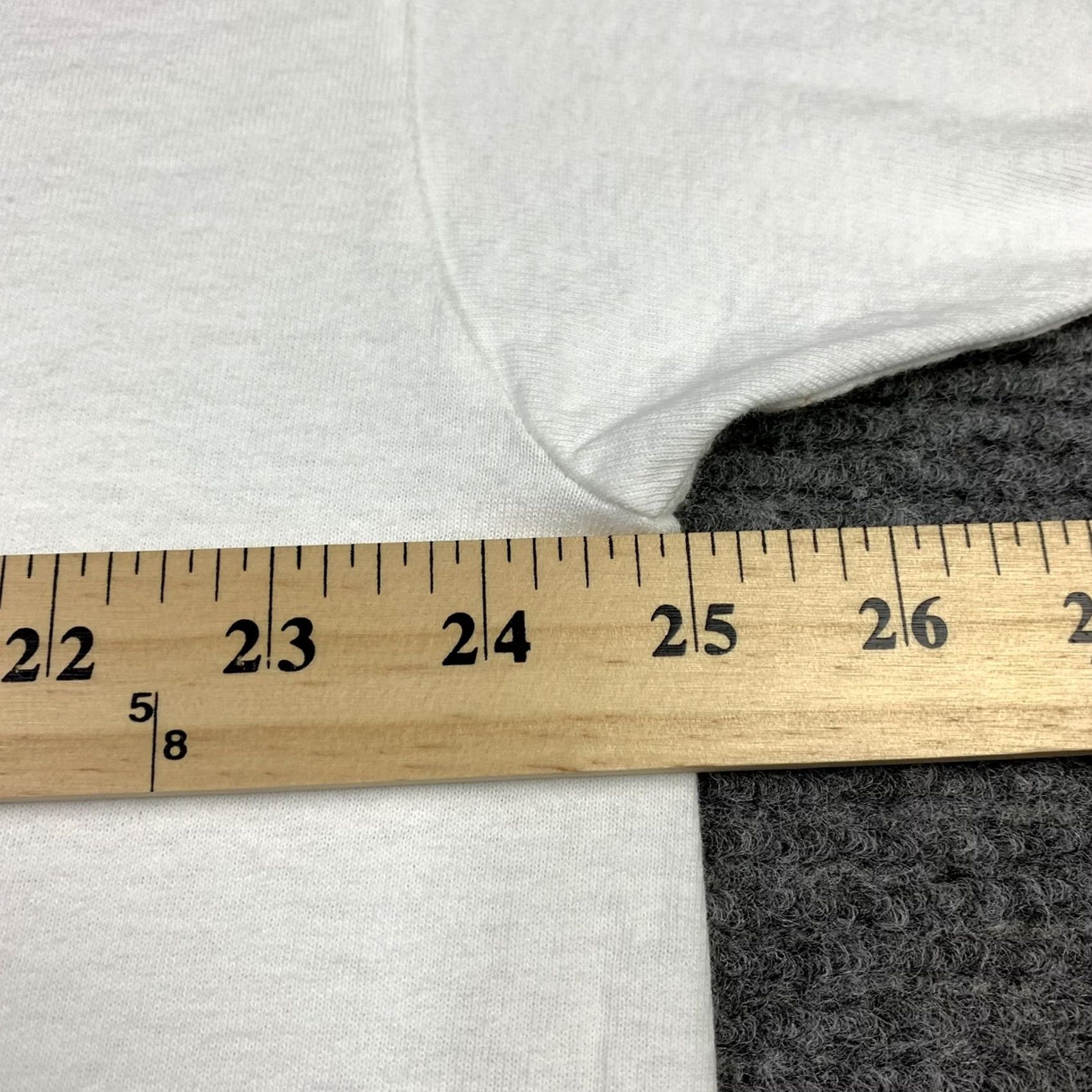 Delta VINTAGE Delta T-Shirt 2XL White Graphic Tee 100% Cotton Made USA Mens 90s Vintage Graphic Size US XXL / EU 58 / 5 - 6 Thumbnail