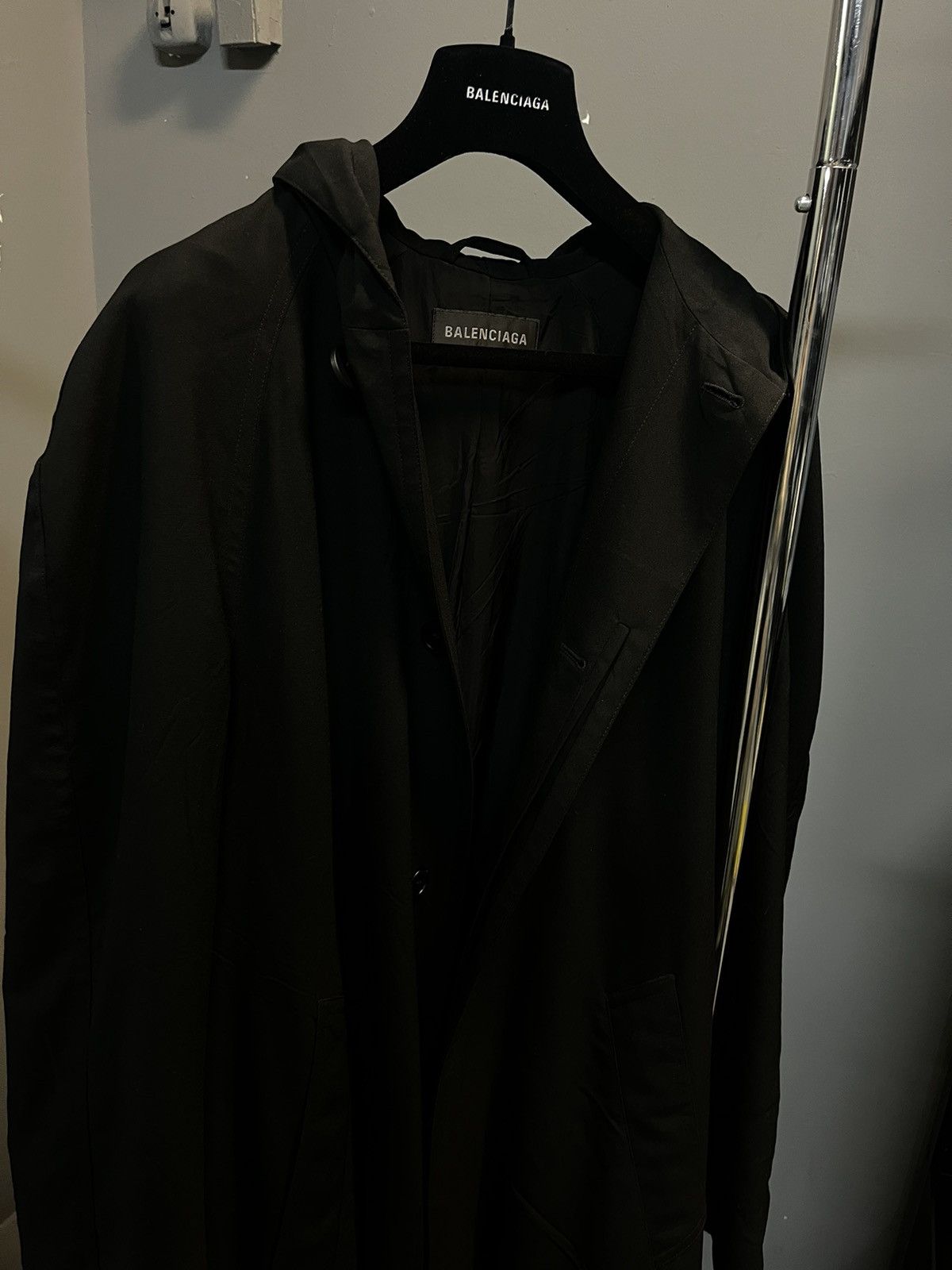 Balenciaga BALENCIAGA SUMMER 24 LA SHOW RAGLAN HOODED COAT Size US L / EU 52-54 / 3 - 6 Thumbnail