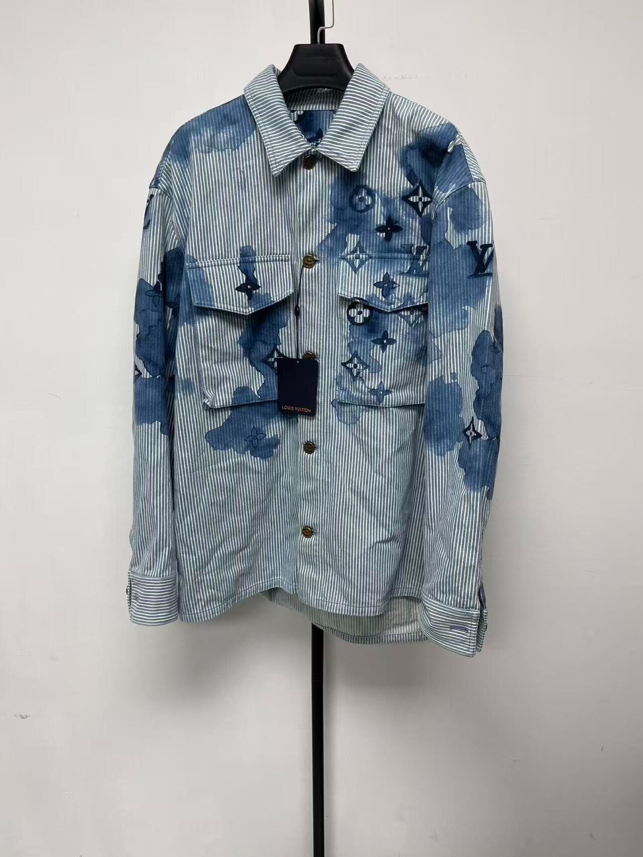 Louis Vuitton louis vuitton blue logo long sleeve shirt Size US L / EU 52-54 / 3 - 1 Thumbnail