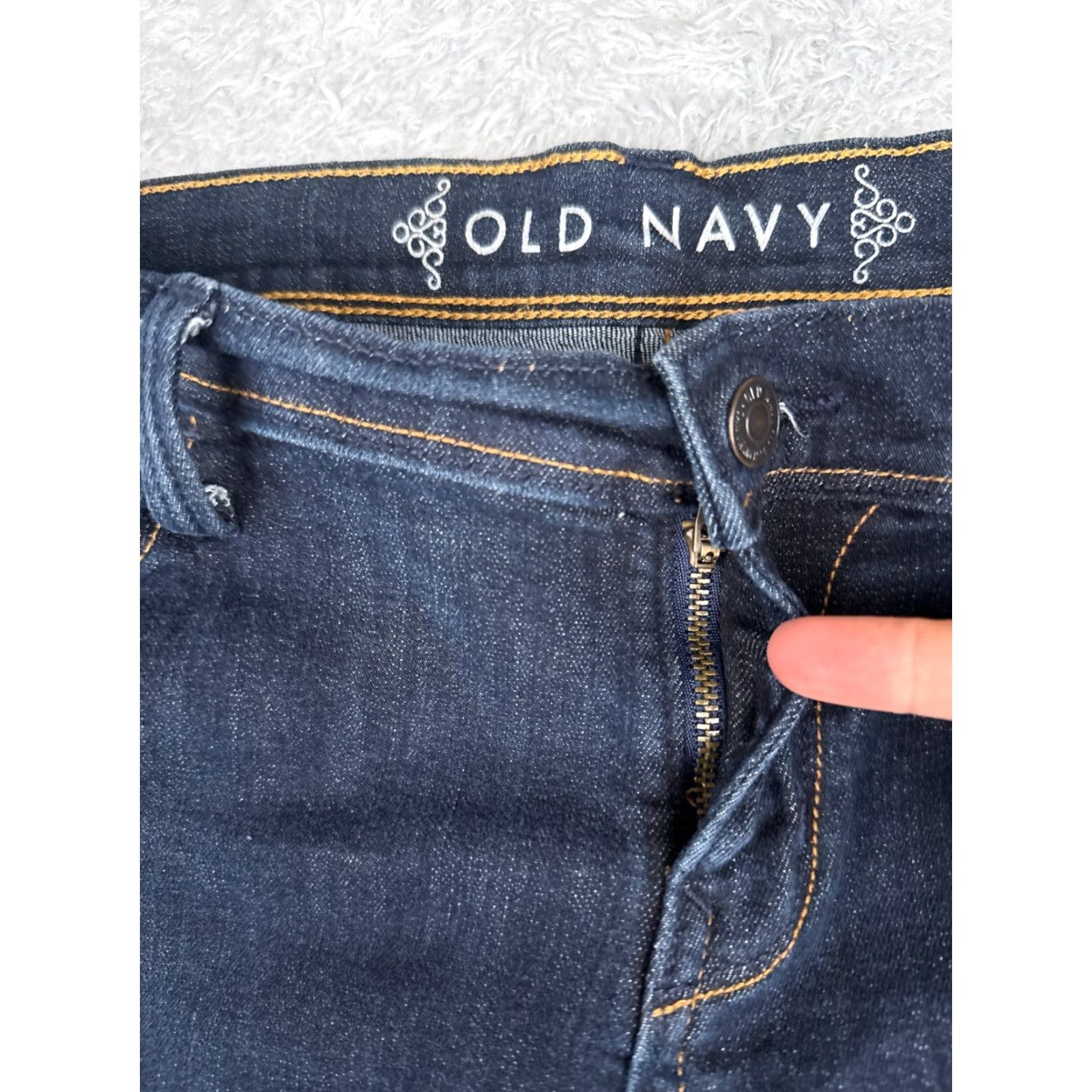 Old Navy VINTAGE Old Navy Jeans Womens 14 Blue Denim Jeans Flare Low Rise Dark Cotton Blend 34x30 Size 36" / US 14 / IT 50 - 5 Thumbnail