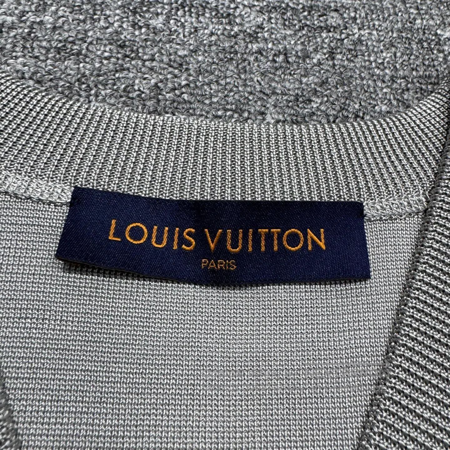Louis Vuitton Louis Vuitton Snake-print lettered ice hockey short-sleeve Size US M / EU 48-50 / 2 - 4 Thumbnail