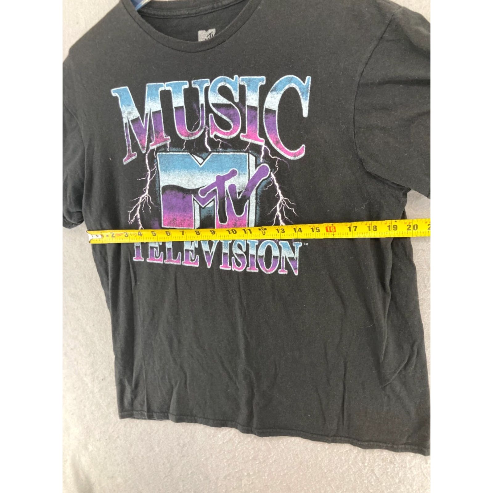 Logo 7 MT&V MTV Logo TShirt Men Large Black Graphic Print Crew Neck Cotton Jersey All Seasons Music 90s Theme Mens Size US L / EU 52-54 / 3 - 2 Thumbnail