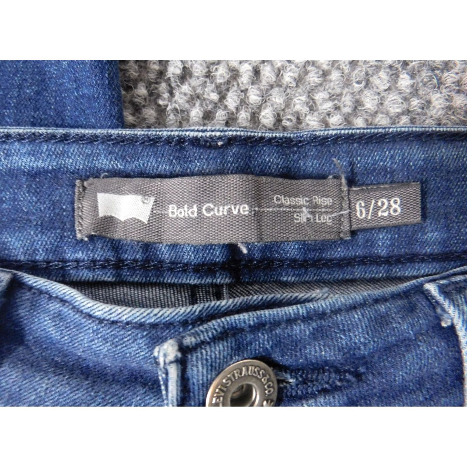 Levi's Levi's Jeans Womens Size 6 Blue Denim Slim Straight 27 Inseam Zipper Mid Rise Size 28" / US 6 / IT 42 - 3 Thumbnail
