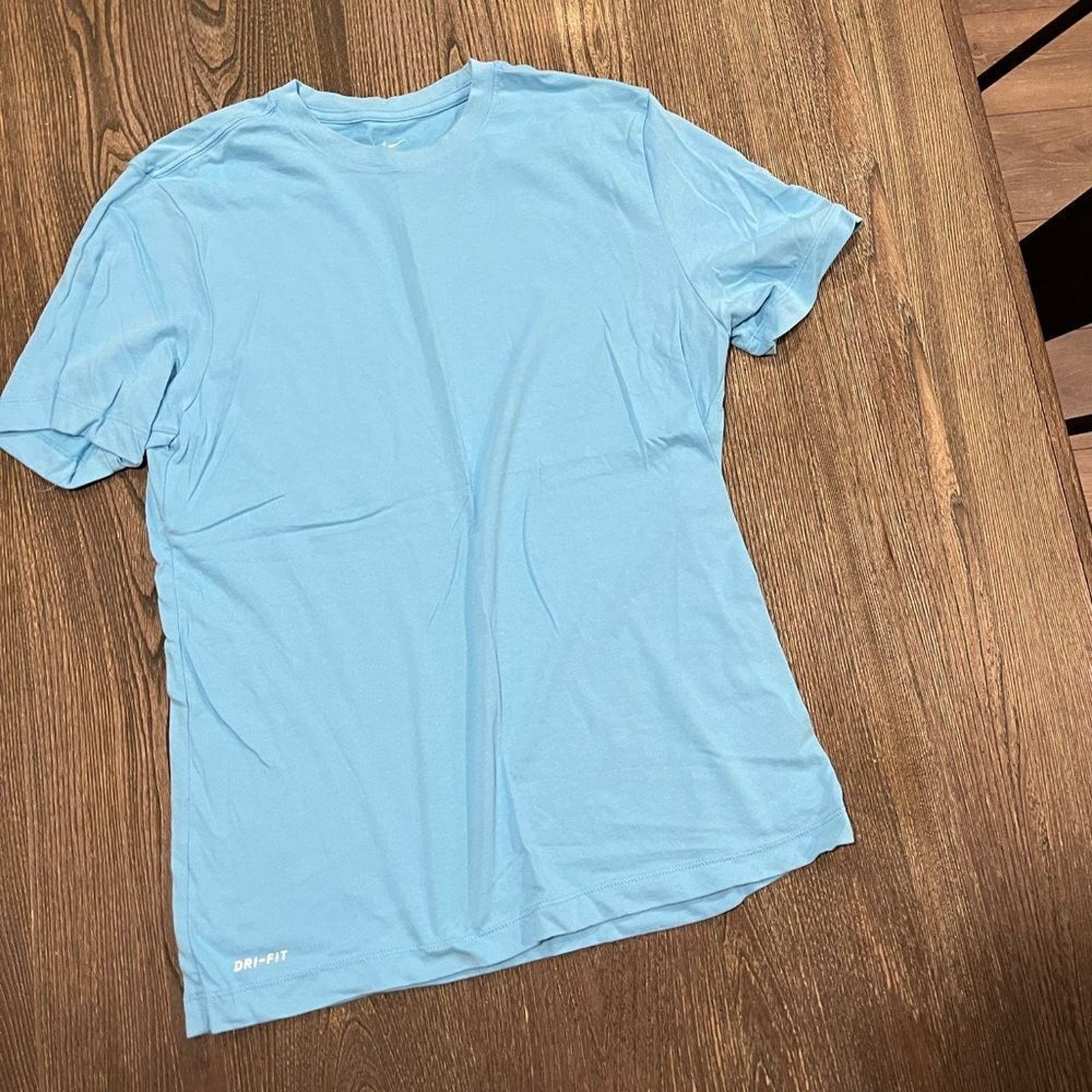Nike NWOT Nike Dri-Fit Short Sleeve Relaxed Fit Crew Neck Size M / US 6-8 / IT 42-44 - 1 Thumbnail