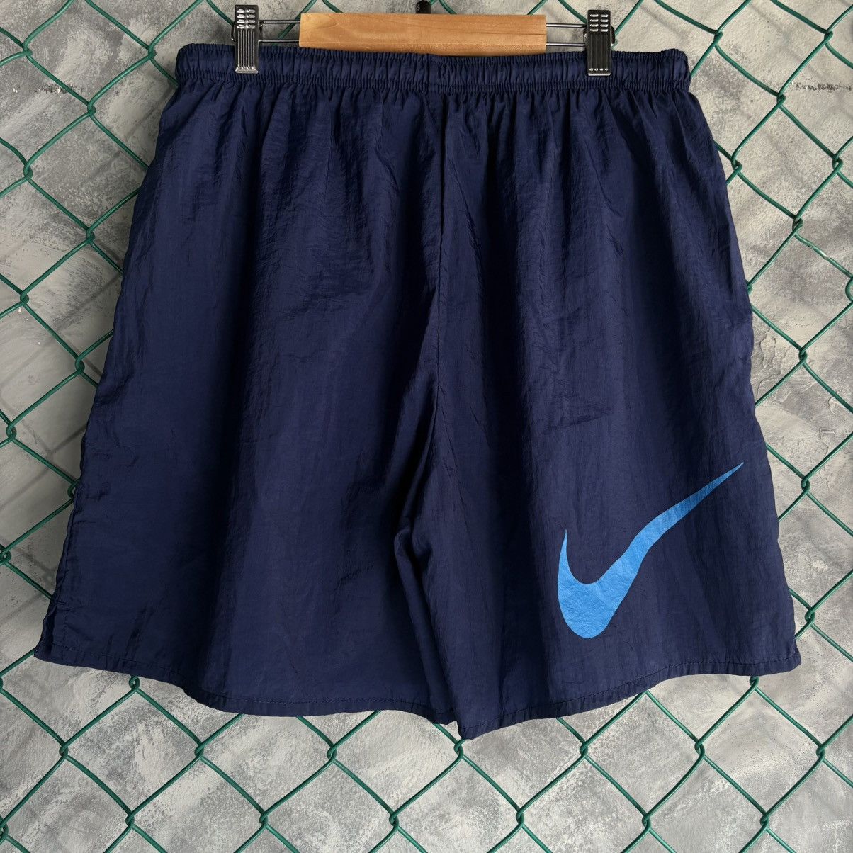 Nike Vintage 90s Nike Mens M Nylon Mesh Lined Navy Blue Shorts Size US 32 / EU 48 - 4 Thumbnail