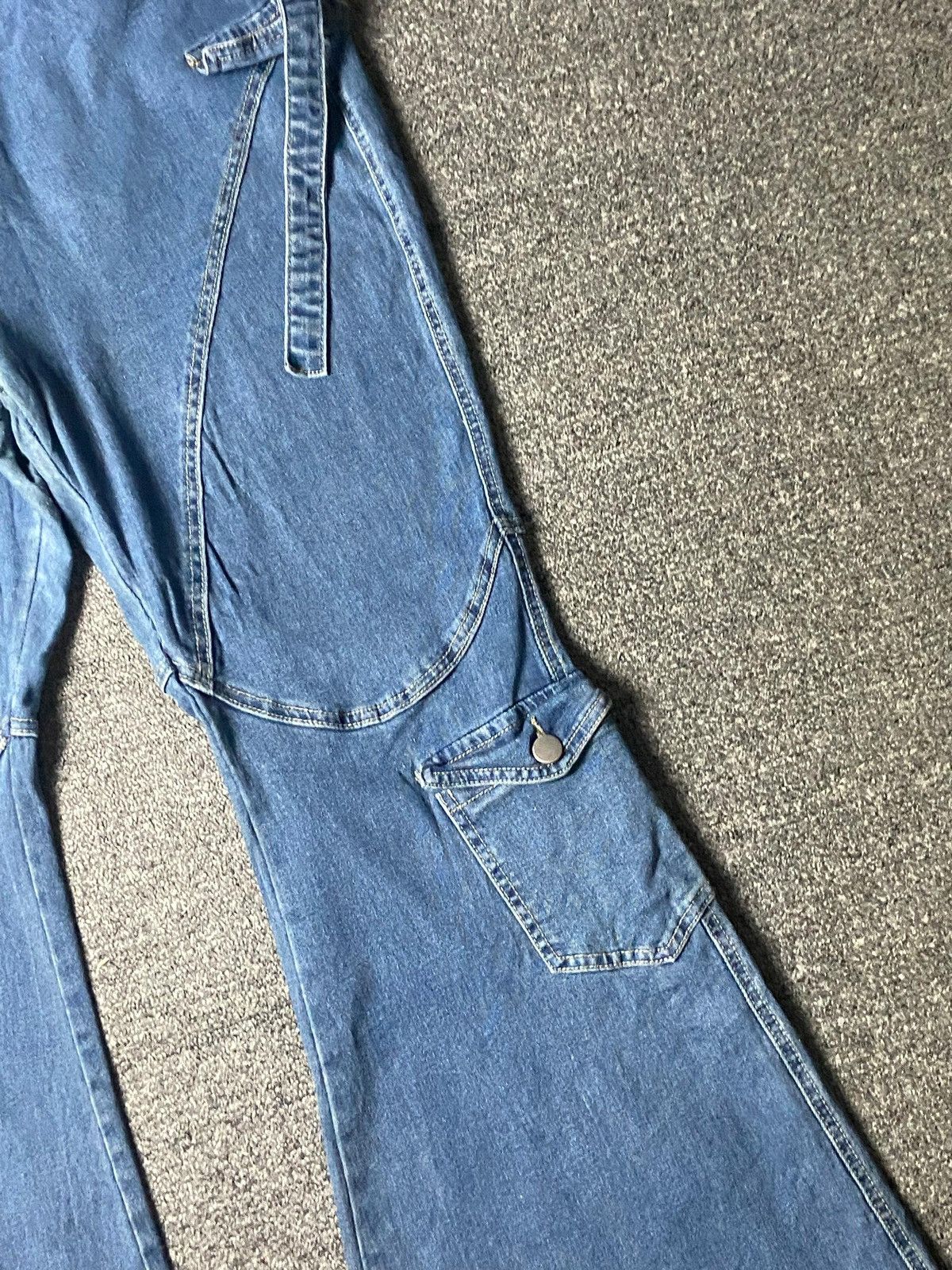 Shein SHEIN Mid Rise Bootcut Cargo Jeans (138) Size 34" / US 12 / IT 48 - 7 Thumbnail
