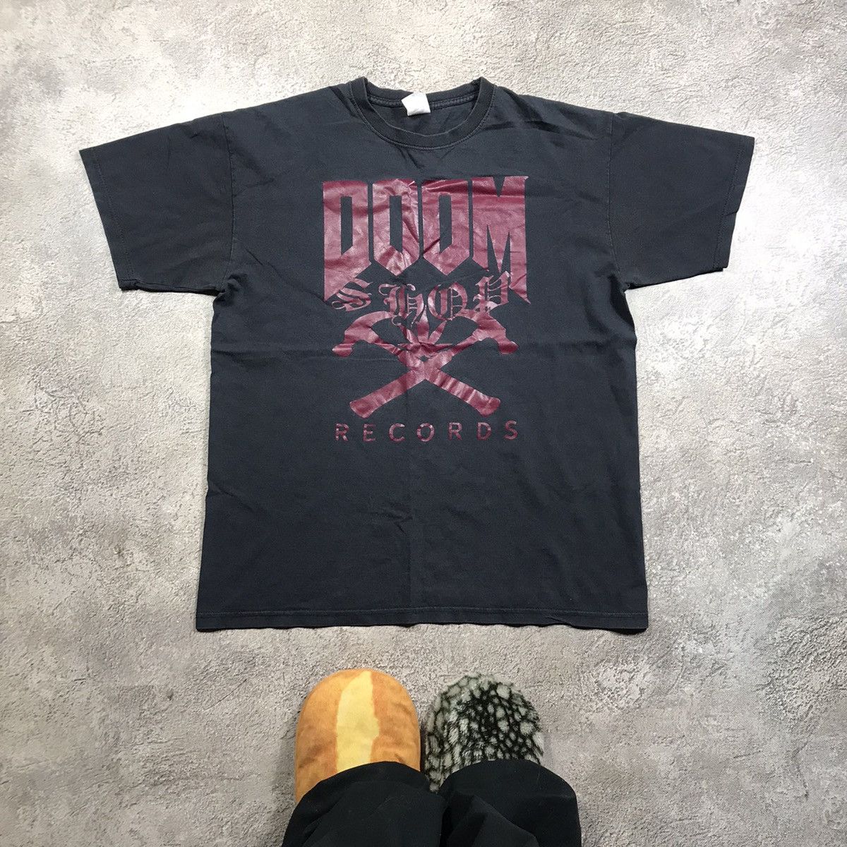 Vintage Vintage 90s Doom Records Graphic Tee Sun Faded Grunge Slim L Size US L / EU 52-54 / 3 - 1 Thumbnail