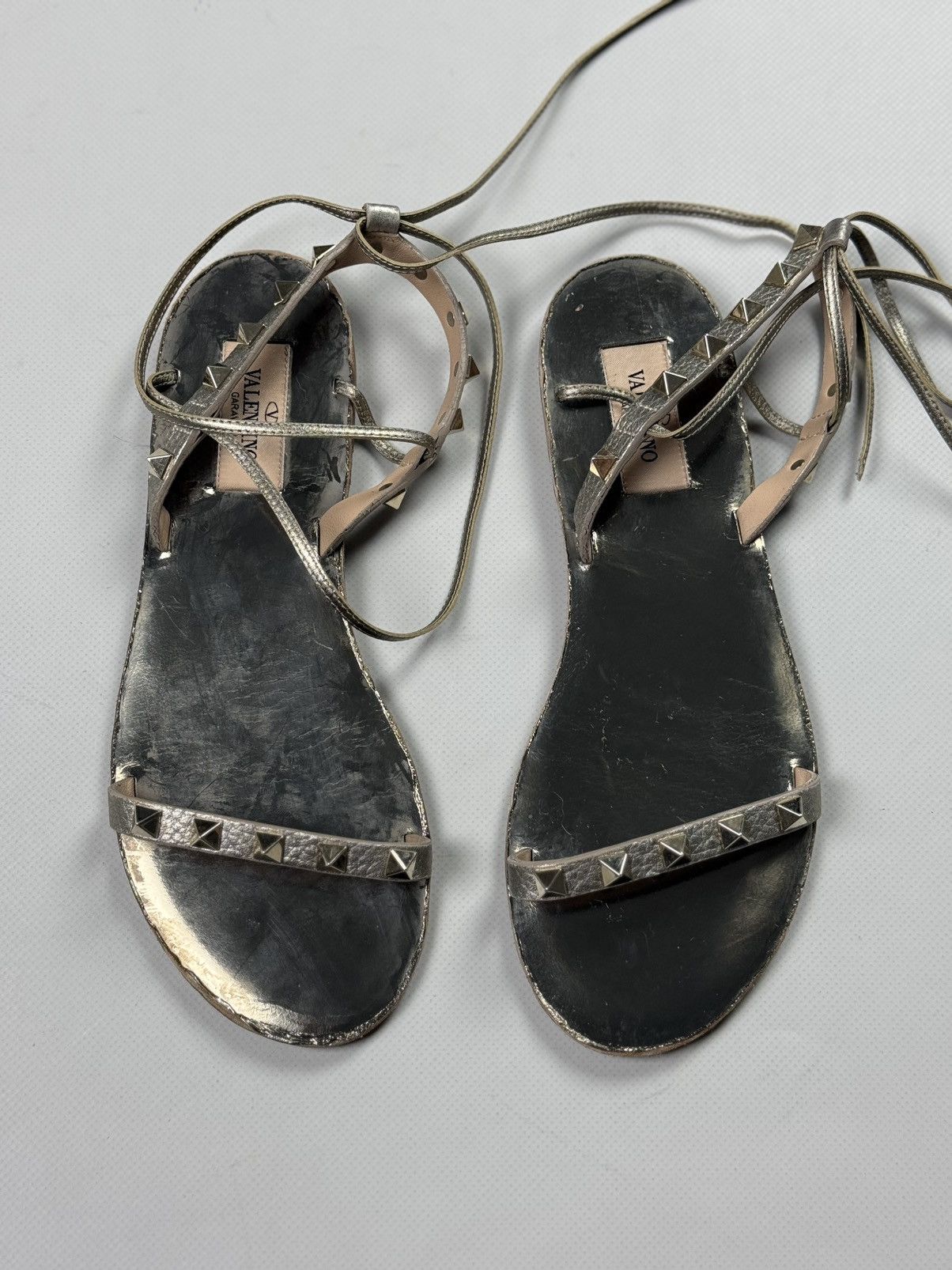 Valentino Valentino Garavani Ladies Studded Flats Sandals Size 35 Size US 5 / IT 35 - 4 Thumbnail