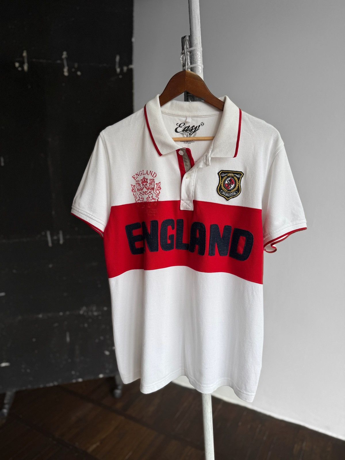 Designer England Easy Mens White Red Polo Shirt Embroidered Size US L / EU 52-54 / 3 - 1 Thumbnail
