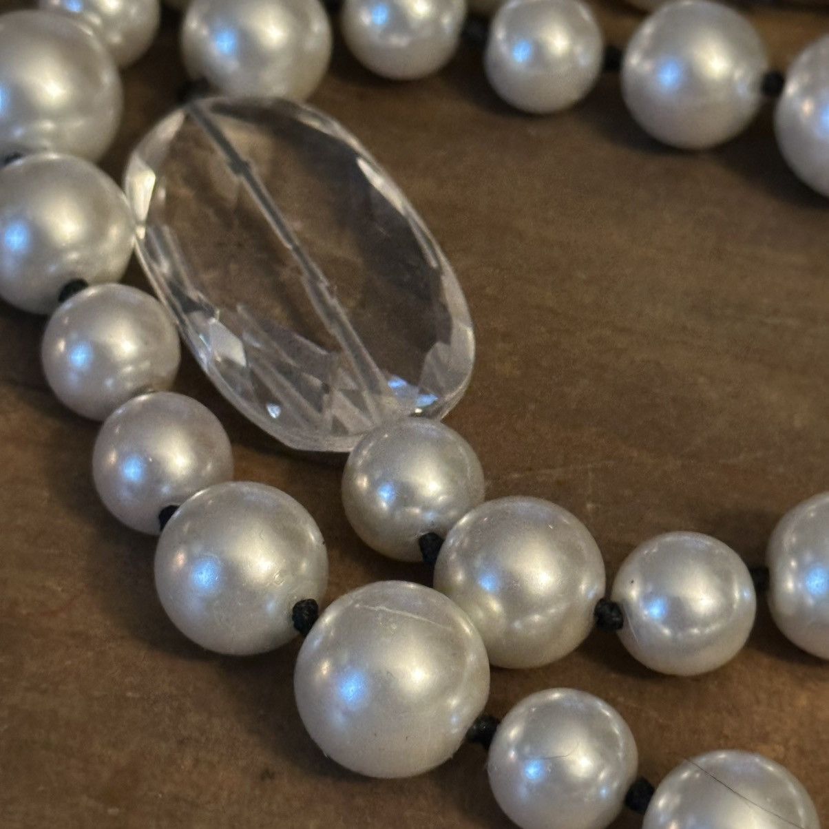 Other Vintage long lucite pearl necklace Size ONE SIZE - 4 Thumbnail