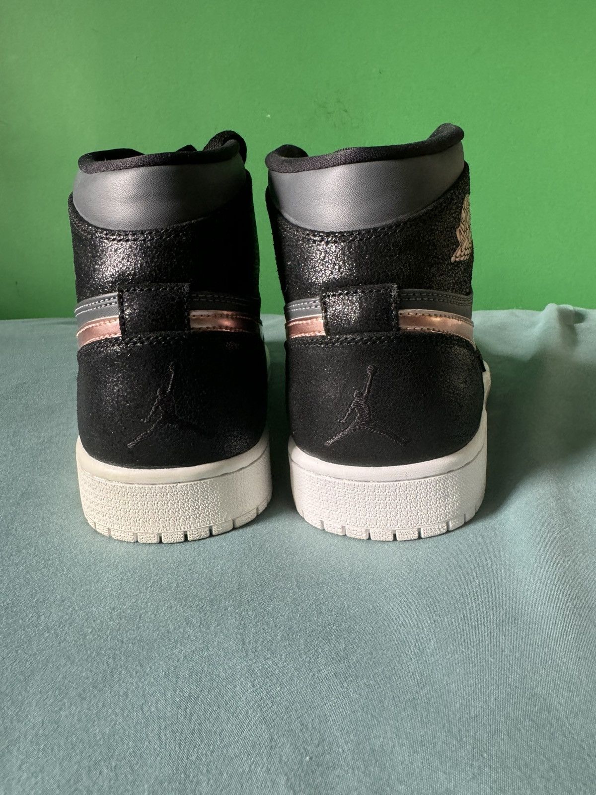 Nike Nike Air Jordan 1 High Bronze Medal 2016 Size US 9 / EU 42 - 3 Thumbnail