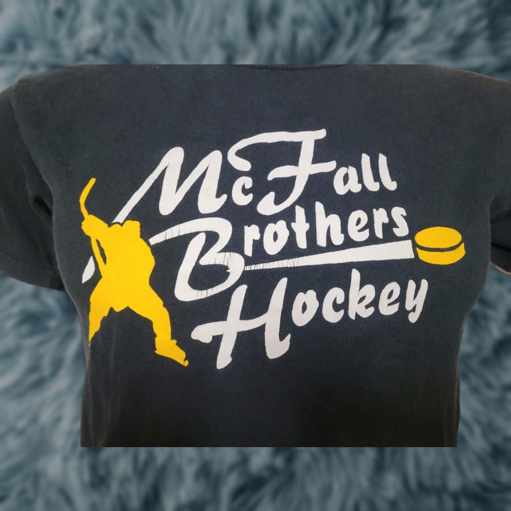 Gildan McFall Brothers Hockey School T Shirt Small Mens Black Gildan 100% Cotton Sports Graphic Tee Size US S / EU 44-46 / 1 - 1 Thumbnail