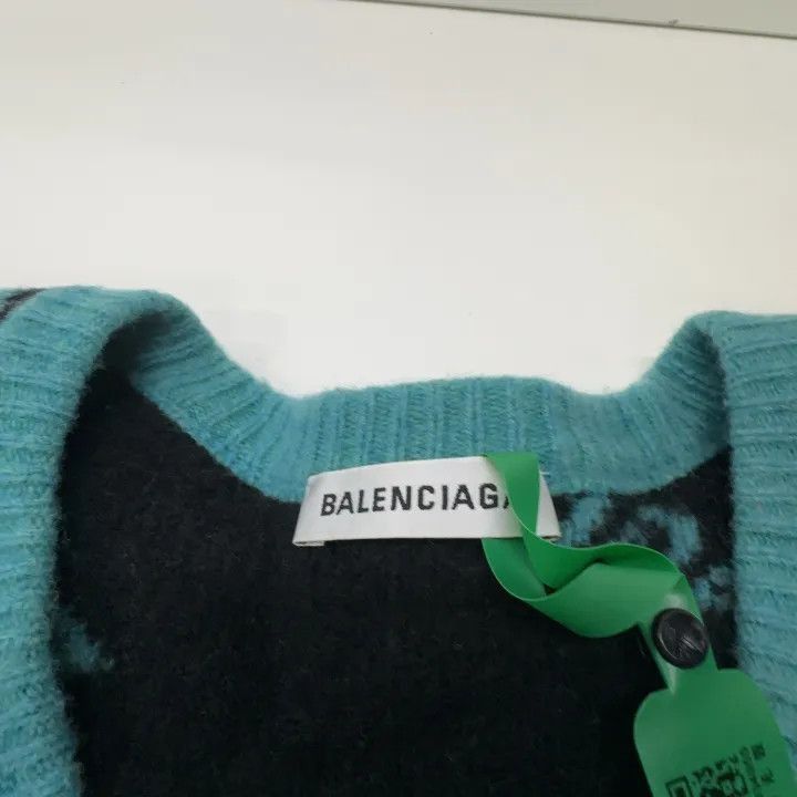 Balenciaga Balenciaga Balenciaga VNeck Logo Sweater in Blue -2507 Size US S / EU 44-46 / 1 - 5 Thumbnail