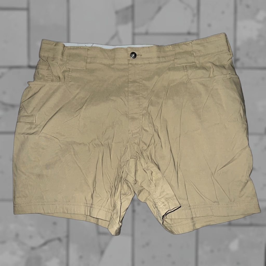 CO Duluth Trading Co Beige Cargo Shorts Mens Size 40 Regular Cargo Size US 40 / EU 56 - 1 Thumbnail