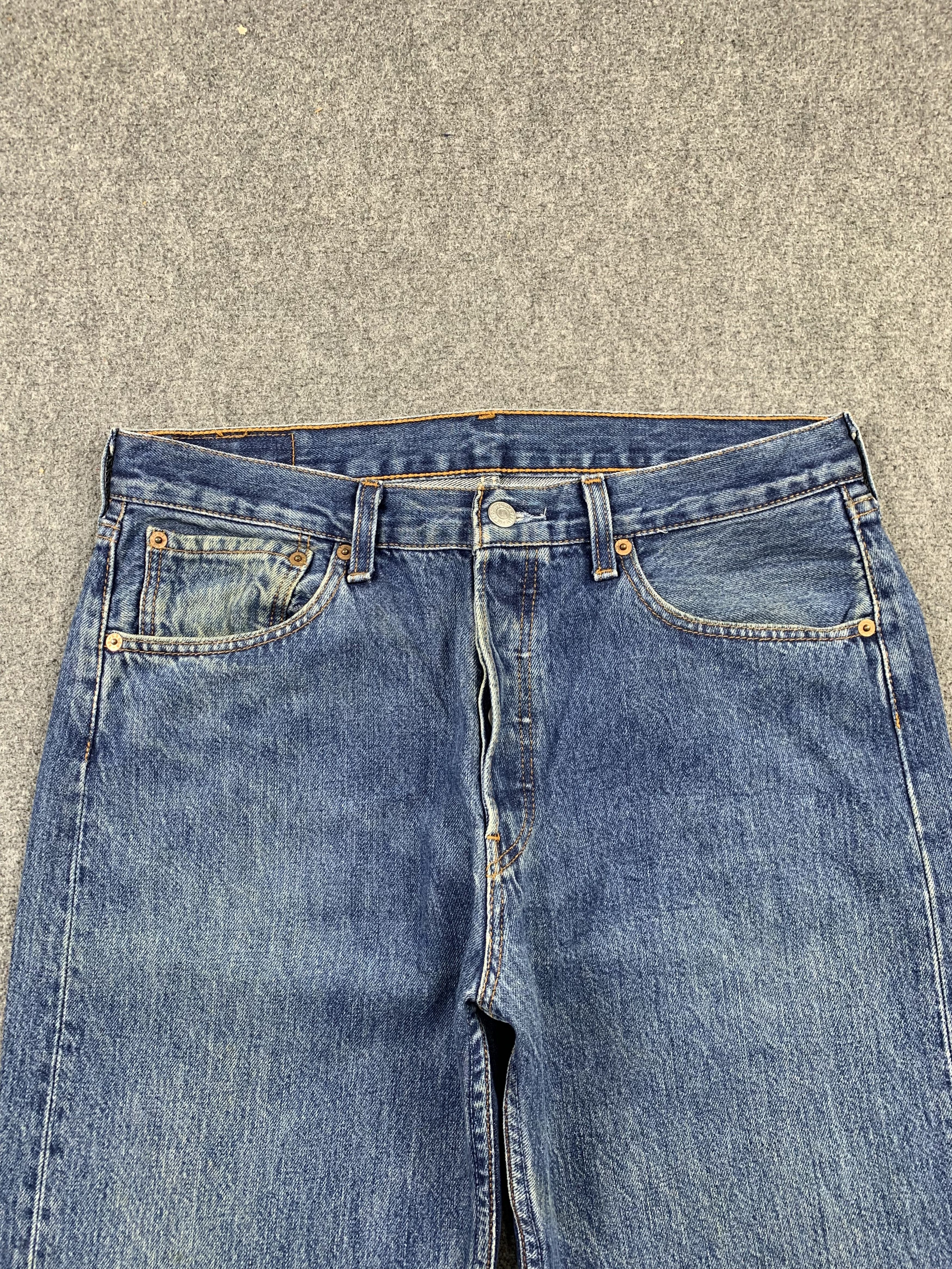 Levi's Vintage Levis 501 Faded Blue Jeans DJ0005 Size US 32 / EU 48 - 2 Thumbnail