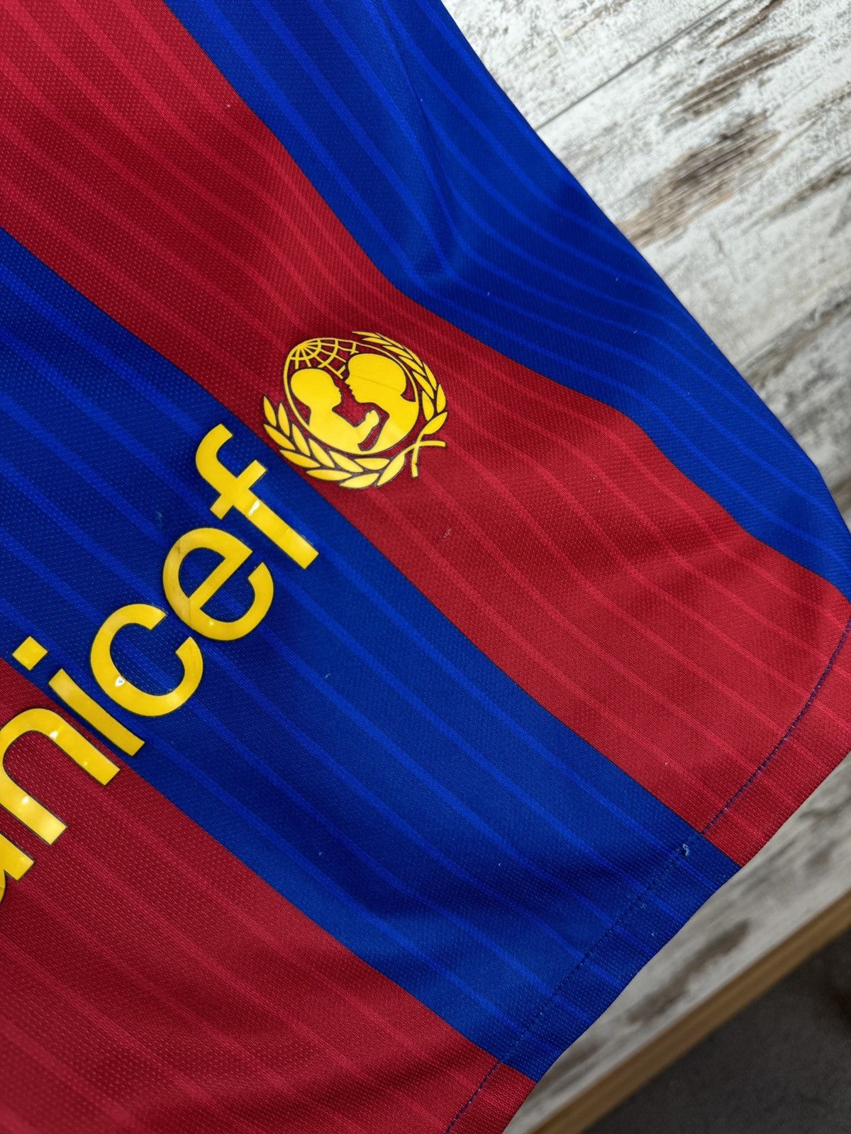 Nike Mens Vintage Nike FC Barcelona T-shirt soccer jersey y2k Size US M / EU 48-50 / 2 - 17 Thumbnail