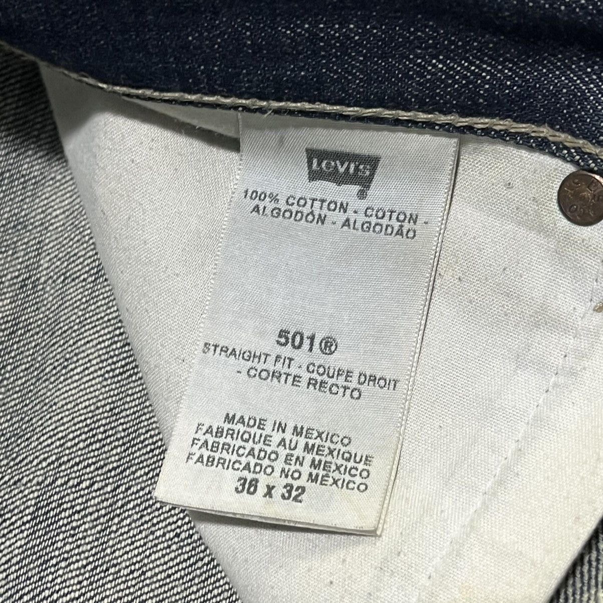 Vintage Vintage 2000s Levi's 501 Button Fly Navy Blue Jeans 36x32 Size US 36 / EU 52 - 7 Thumbnail