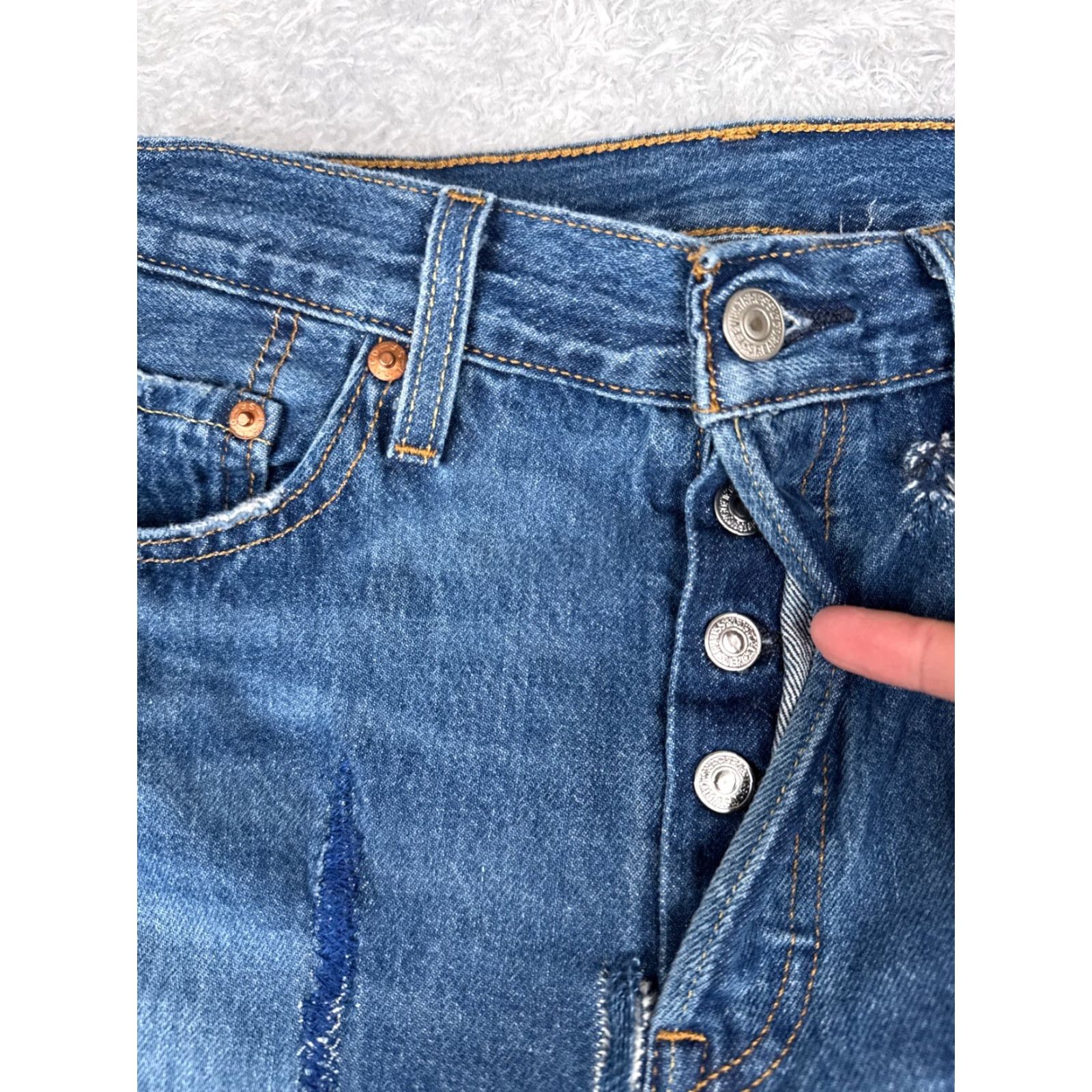 Levi's Levi's Levi'S 501 Jeans Jeans Denim Distressed Button Fly 28x25 Cotton Blue Regular Men Vintage? No. (But must not add new info) Size US 28 / EU 44 - 5 Thumbnail